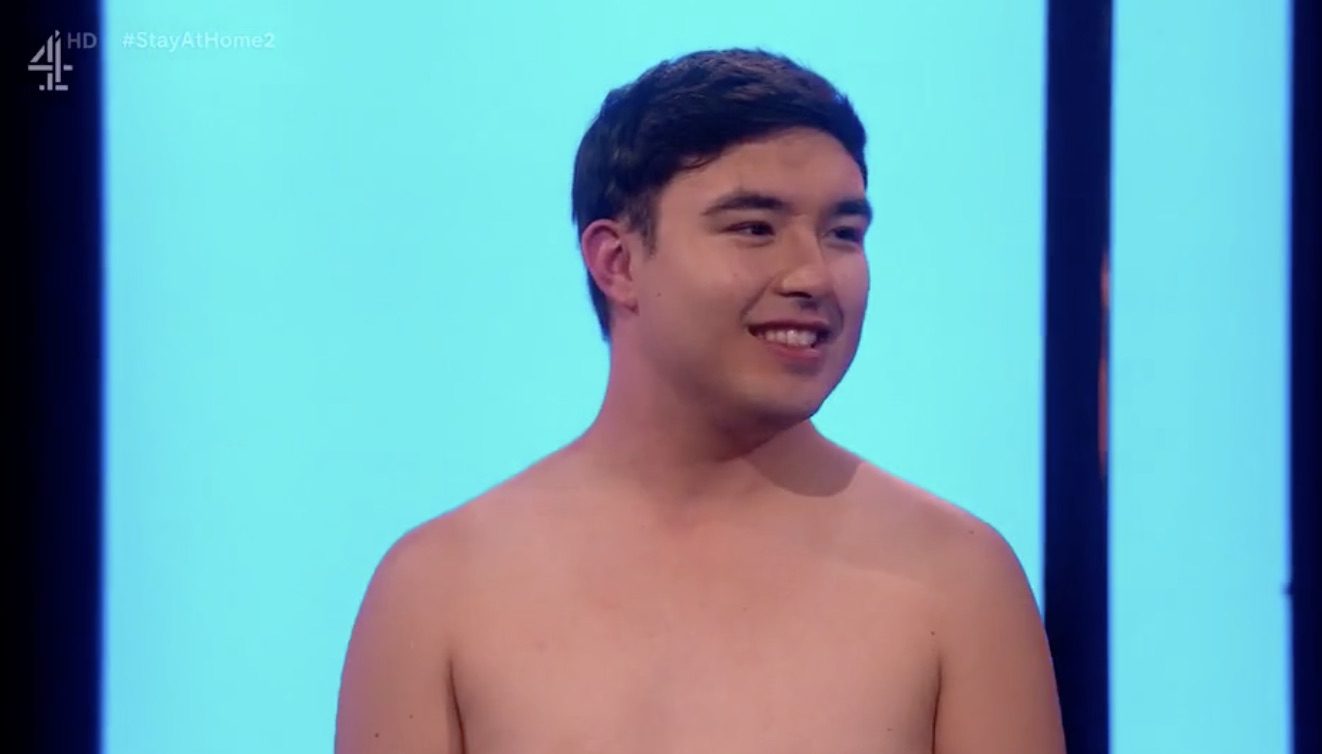 一名英國23歲青年上節目配對，與6名女性「坦誠相見」，身為處男的他一口氣看到6名女性全裸，震撼不已。（翻攝自《Channel 4》）