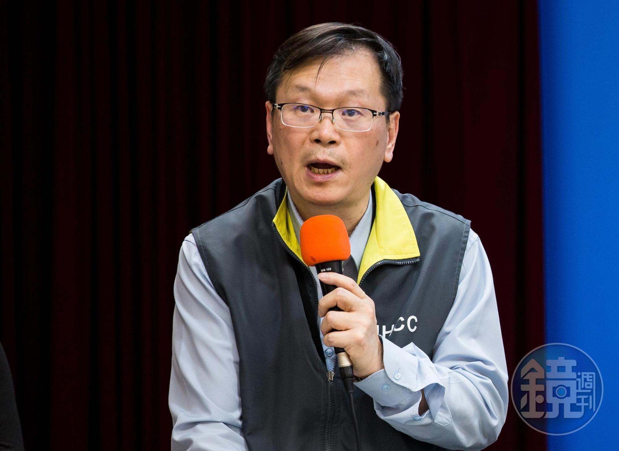指揮中心發言人莊人祥表示，口罩國家隊健康天使公司「未事先告知擴充產能」，會以違反《藥事法》做處理。（本刊資料照）