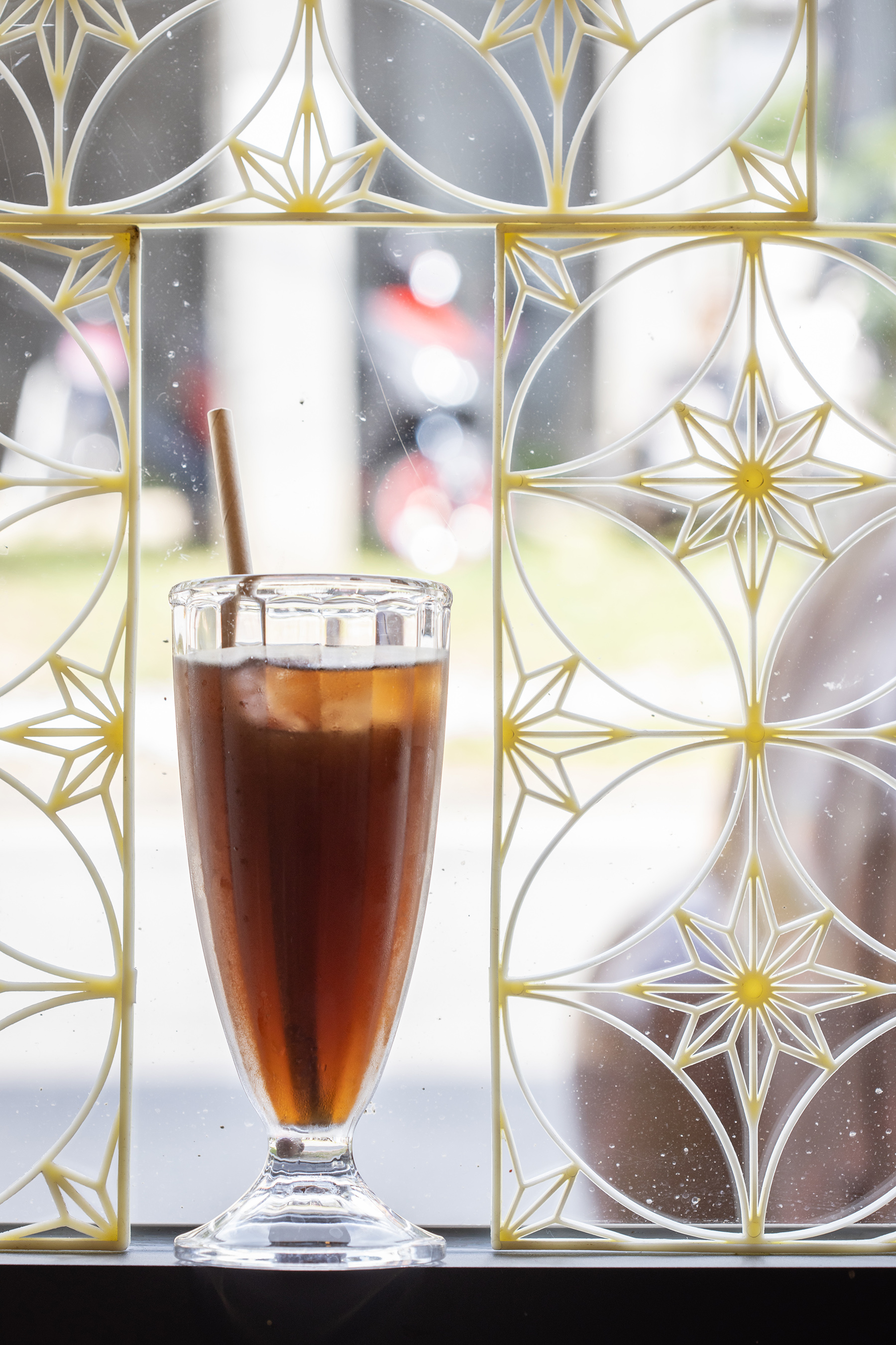「舊事降火茶」源自外婆經營的青草行食譜。（100元／杯）