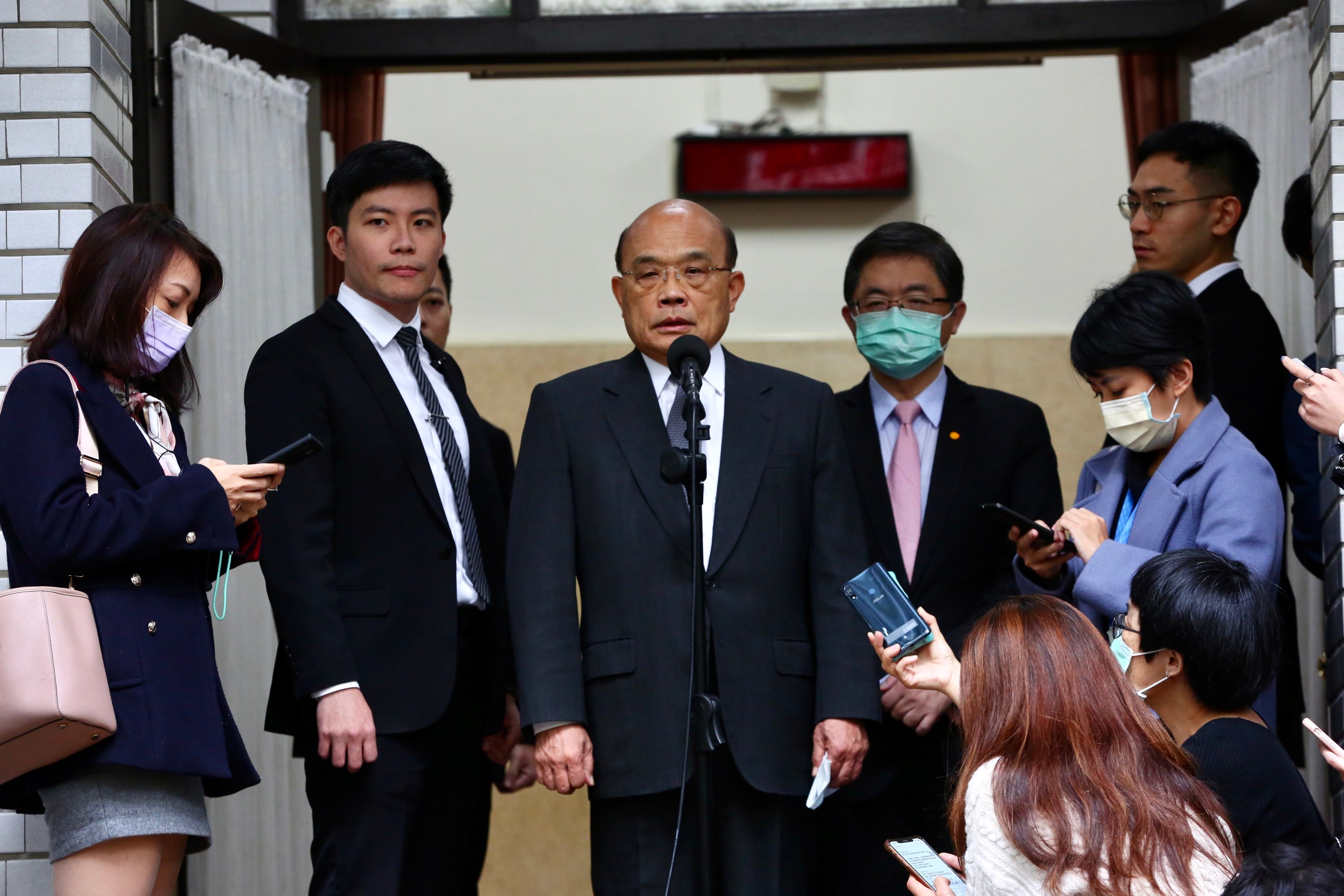 蘇貞昌認為中國蠻橫霸道，連WHO的留言都要管控封鎖，「可見中國實在是沒自信」。