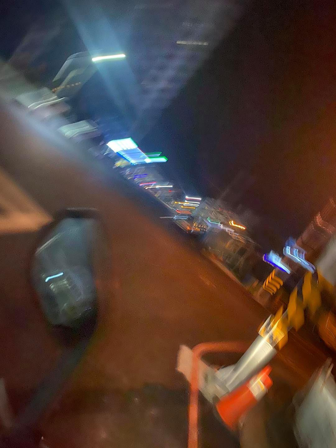 曾玟學遭警方攔下盤查後，趕緊去拍要視察處，卻因緊張使畫面一片模糊。（翻攝自曾玟學臉書）
