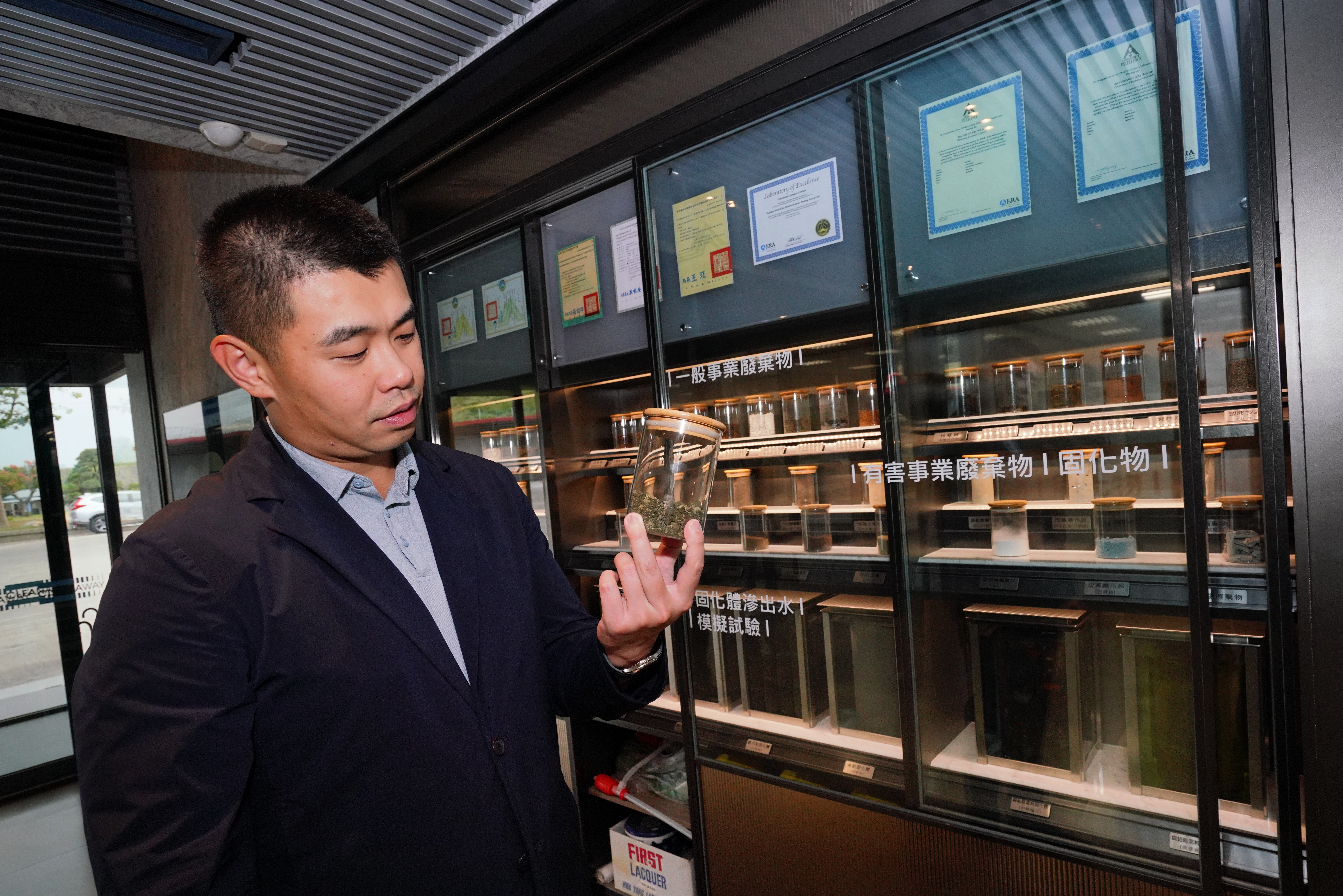 【頭家開講  EP12】可寧衛 用科技清出一條轉型之路