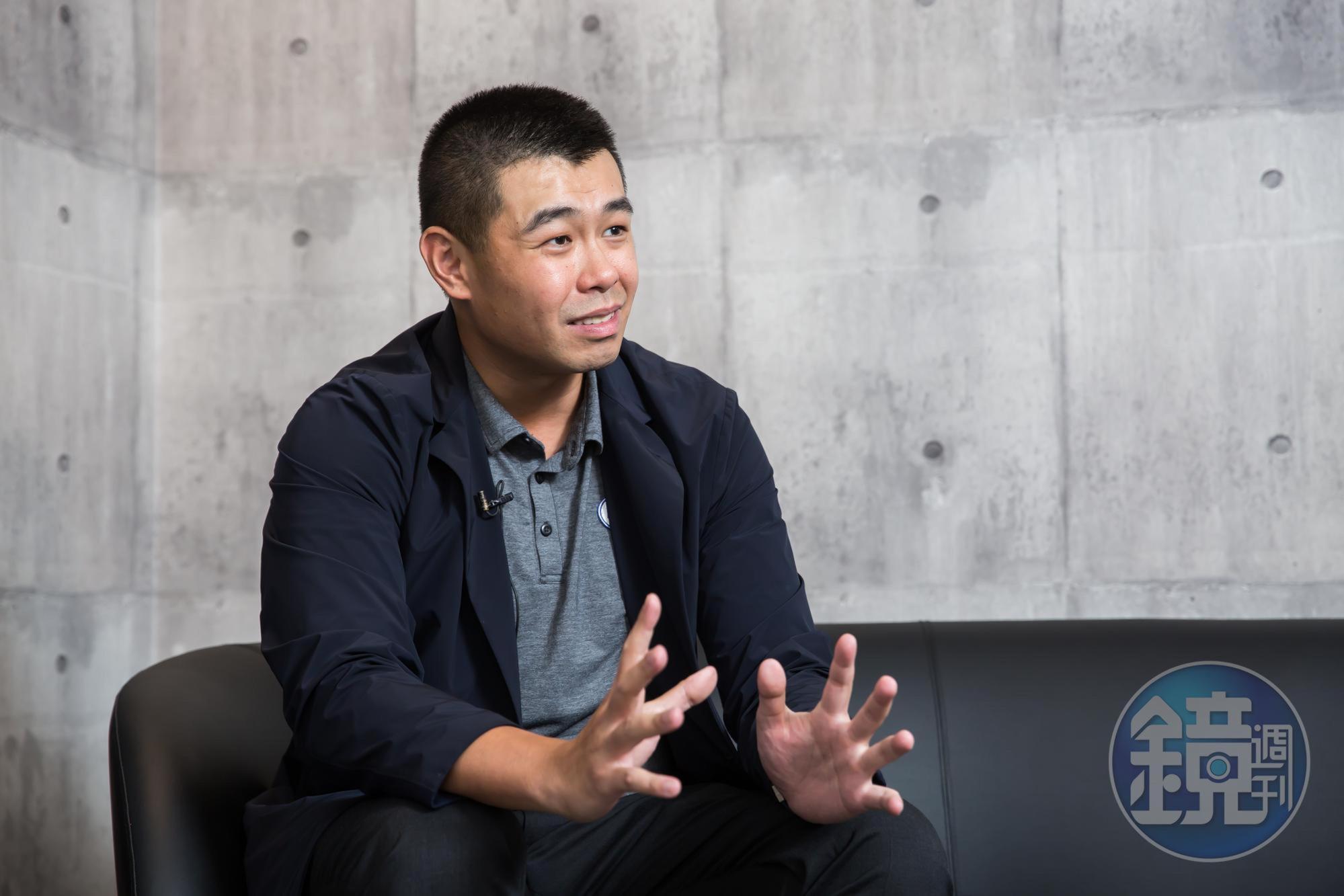 楊永發說自己剛回台時，因工作多、應酬忙，睡眠不足加上沒空運動，短短一年體重一度衝破110公斤。