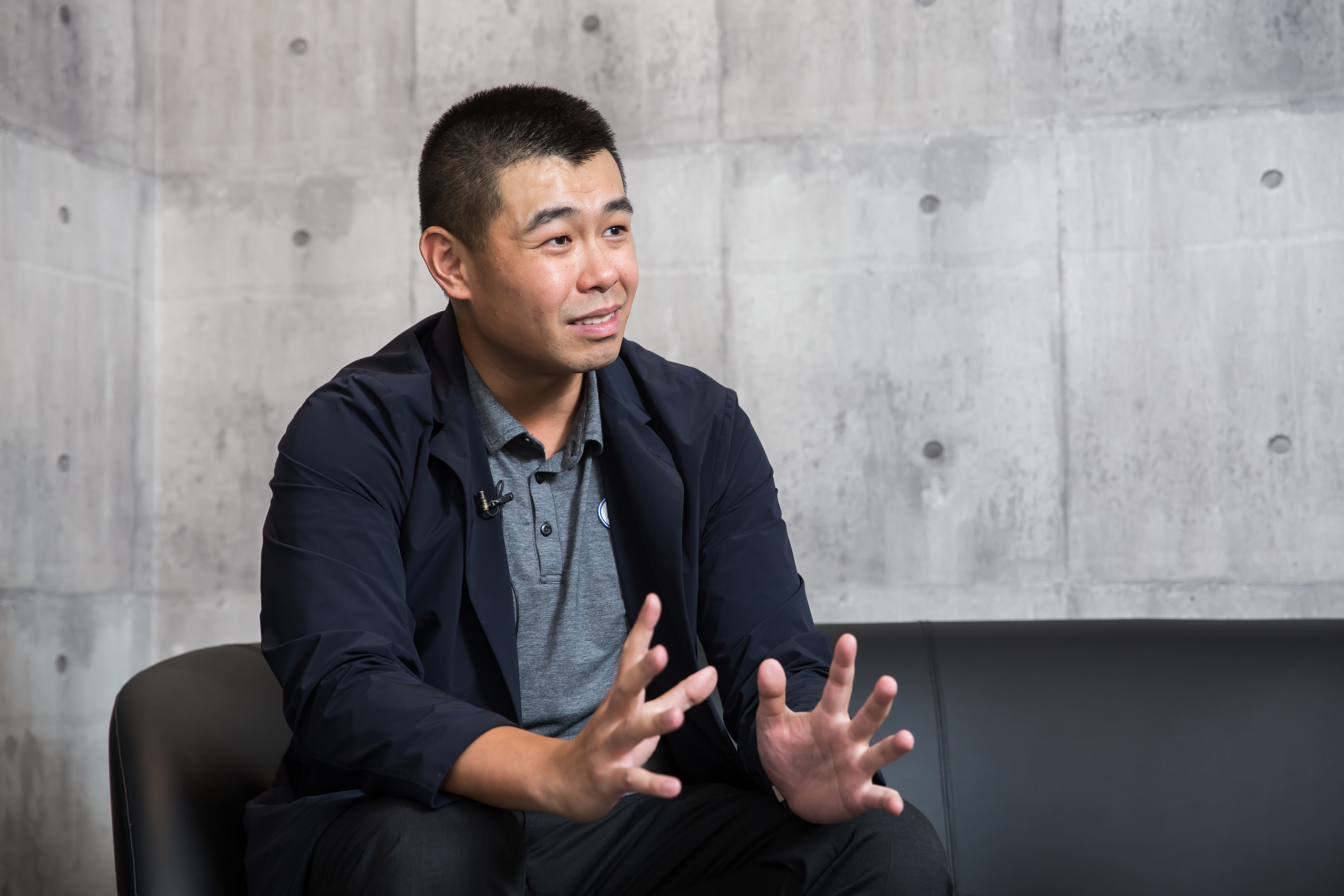 楊永發說自己剛回台時，因工作多、應酬忙，睡眠不足加上沒空運動，短短一年體重一度衝破110公斤。