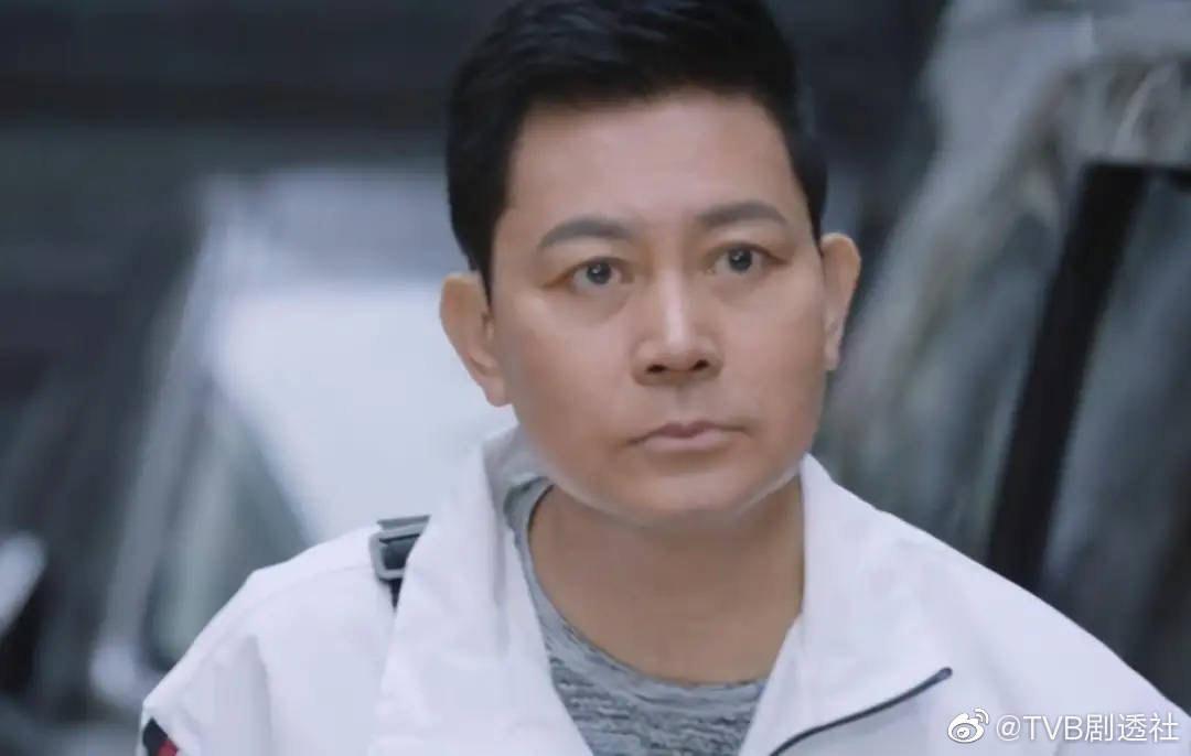 曾參演《尋秦記》、《射鵰英雄傳》等夯劇的香港藝人曾偉權，昨日傳出肺癌病危。（翻攝自TVB路透社微博）