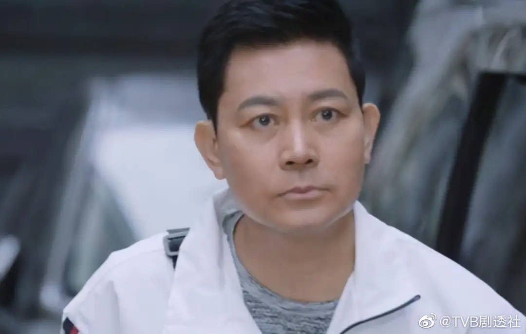 曾參演《尋秦記》、《射鵰英雄傳》等夯劇的香港藝人曾偉權，昨日傳出肺癌病危。（翻攝自TVB路透社微博）