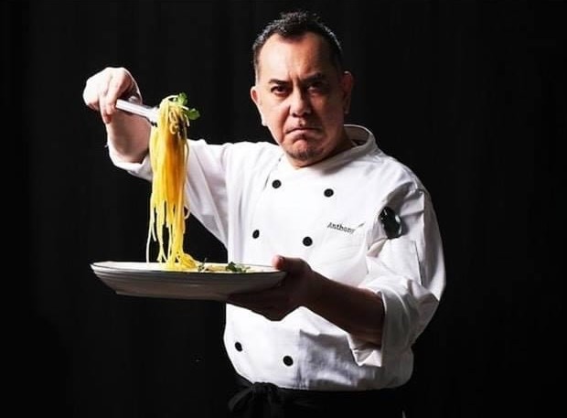 《開著餐車交朋友》黃秋生首度來台主持實境綜藝節目。（翻攝自黃秋生臉書）