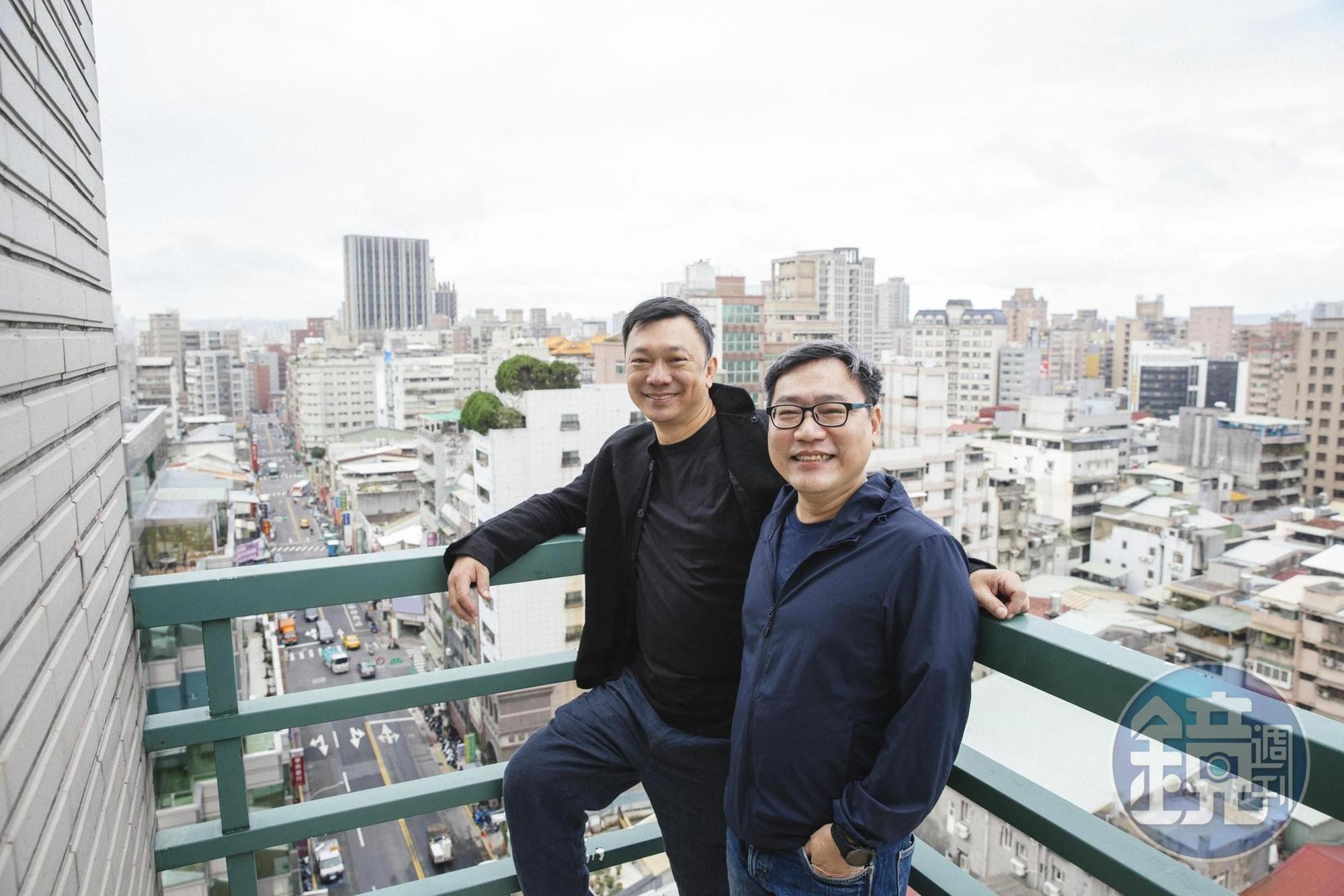 導演黃信堯(左)與剪接師賴秀雄(右)合作《同學麥娜絲》,賴秀雄也在片中掌握情感節奏,呈現老同學哈拉打屁間綿密的友情。