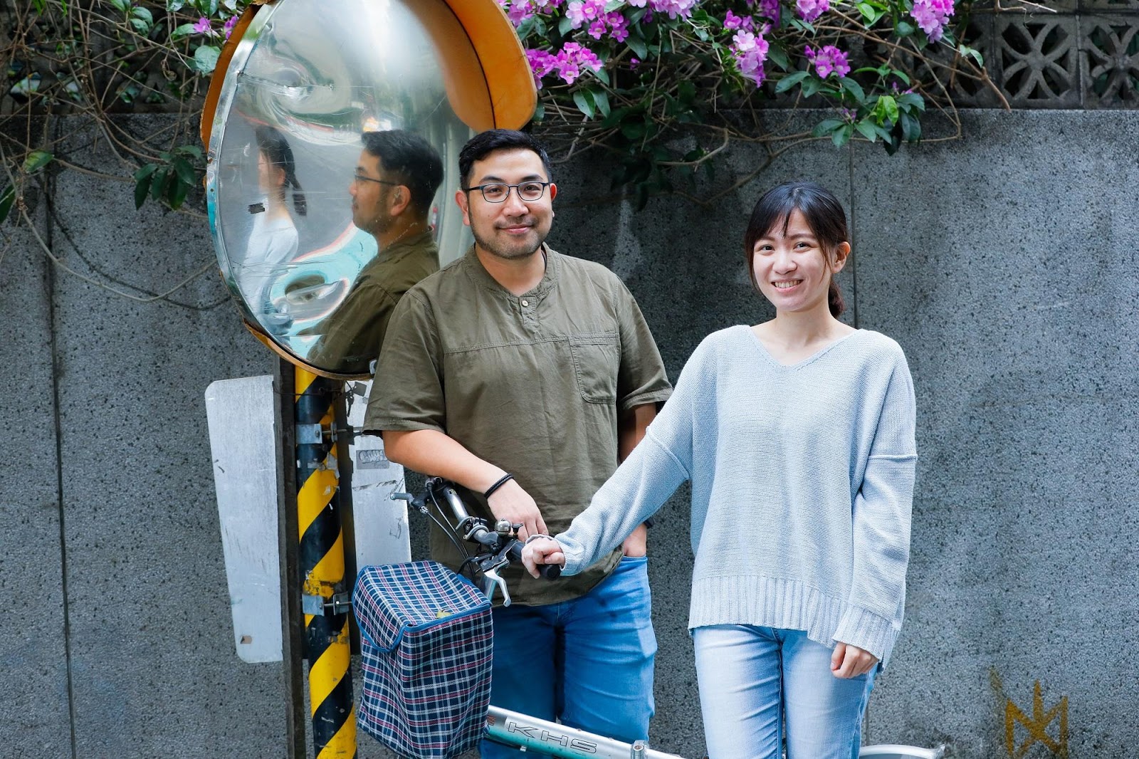 Vocal Asia執行長陳午明（左）看好張芯慈（右）創作的《不讀書俱樂部》，促成該劇IP改編。