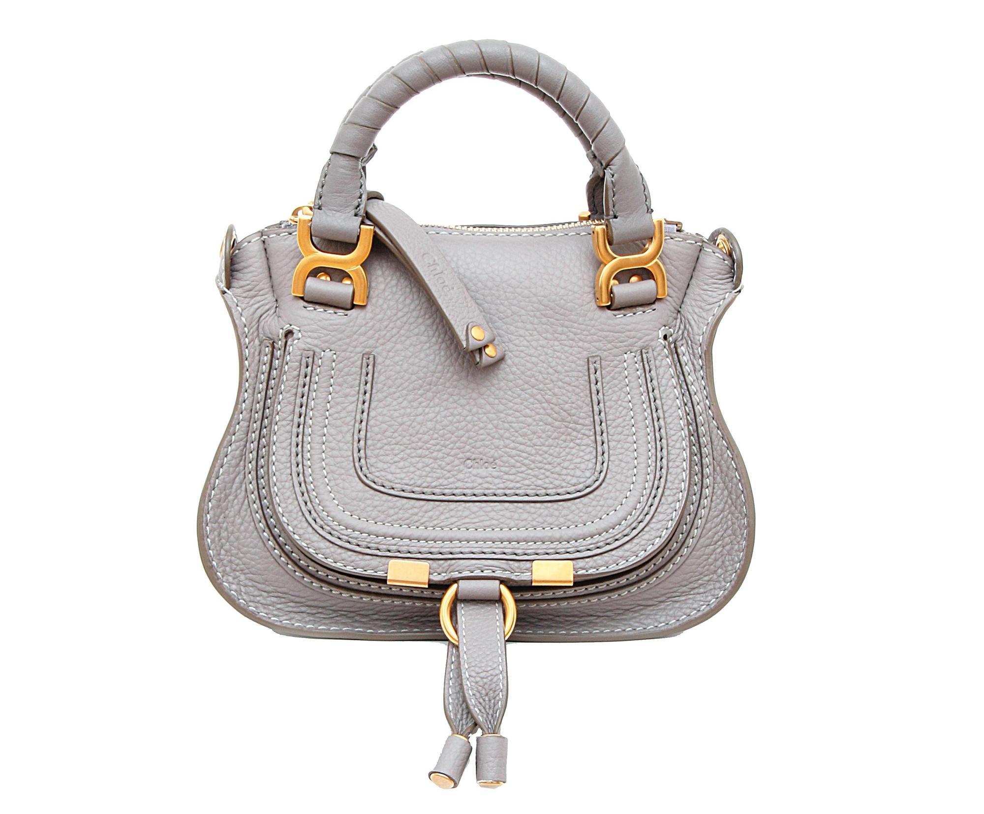 Chloé Marcie灰色迷你肩背手提包。NT$42,900(Chloé提供)