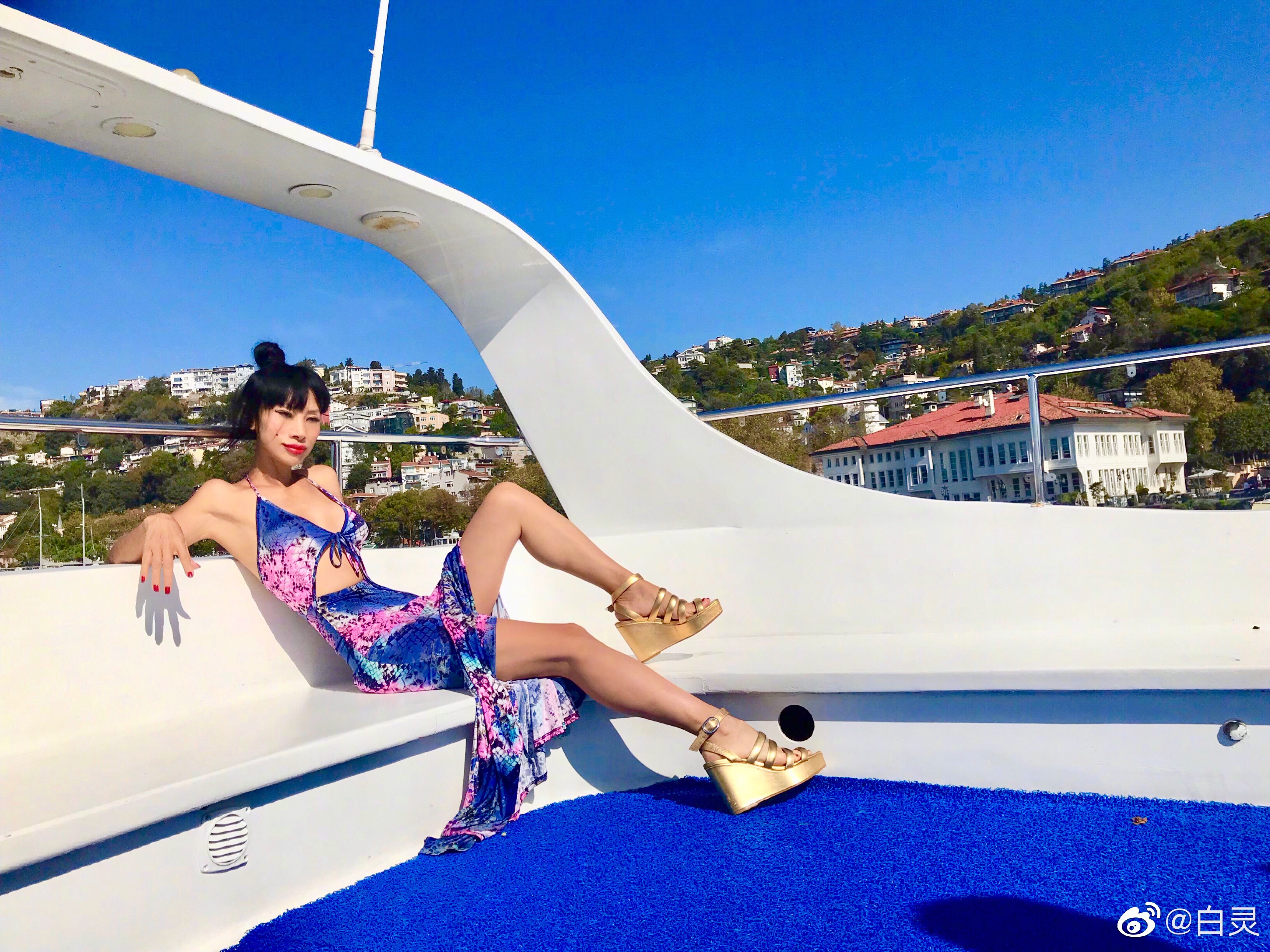 背負媒體與影迷高度期待，白靈掛保證會在金馬紅毯上給大家驚喜。（白靈微博）