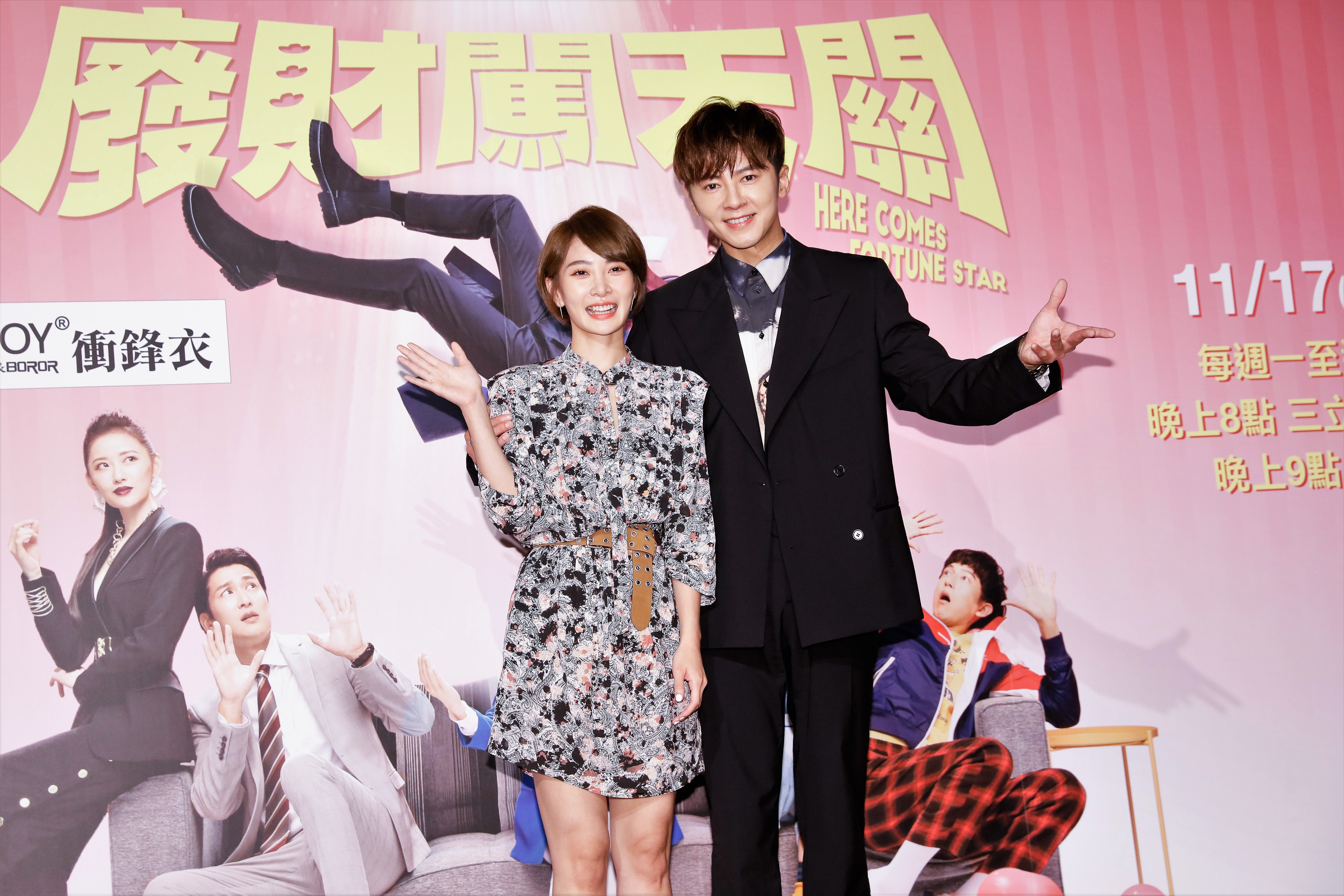 李亦捷大讚李國毅是貼心暖男，知道她拍出浴戲忘了剃腋毛，還借刮鬍刀給她剃。