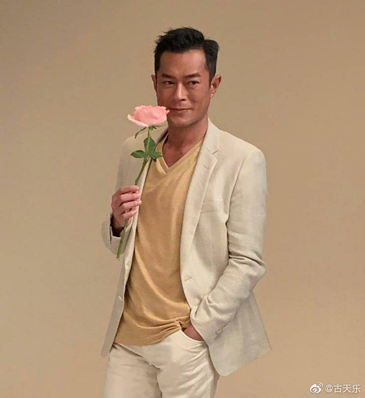 古天樂如今不僅是香港影壇的重量級人物,也是低調行善幫助演藝同仁的大善人。(翻攝自古天樂微博)