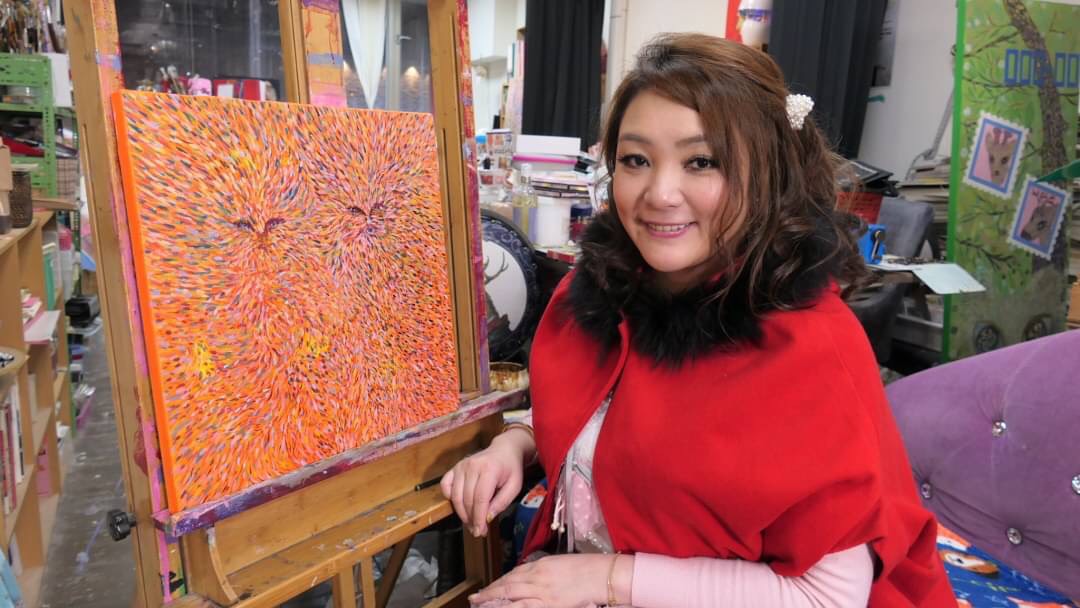 凌威威前年不顧夫家人反對結婚，現正與老公岳子樓打婚姻官司中。（翻攝凌威威臉書）