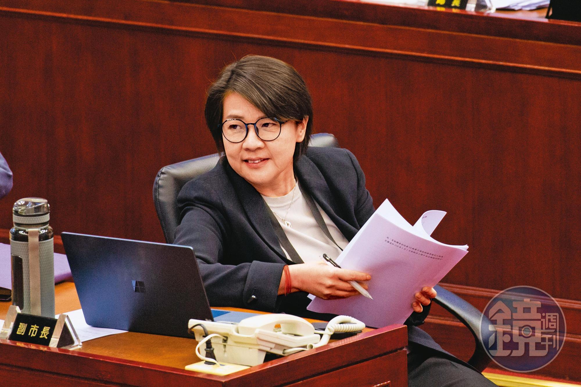 擁有台北市長副市長頭銜的黃珊珊(圖),透過市政行程深入藍營基層,對蔣萬安將產生不小威脅。