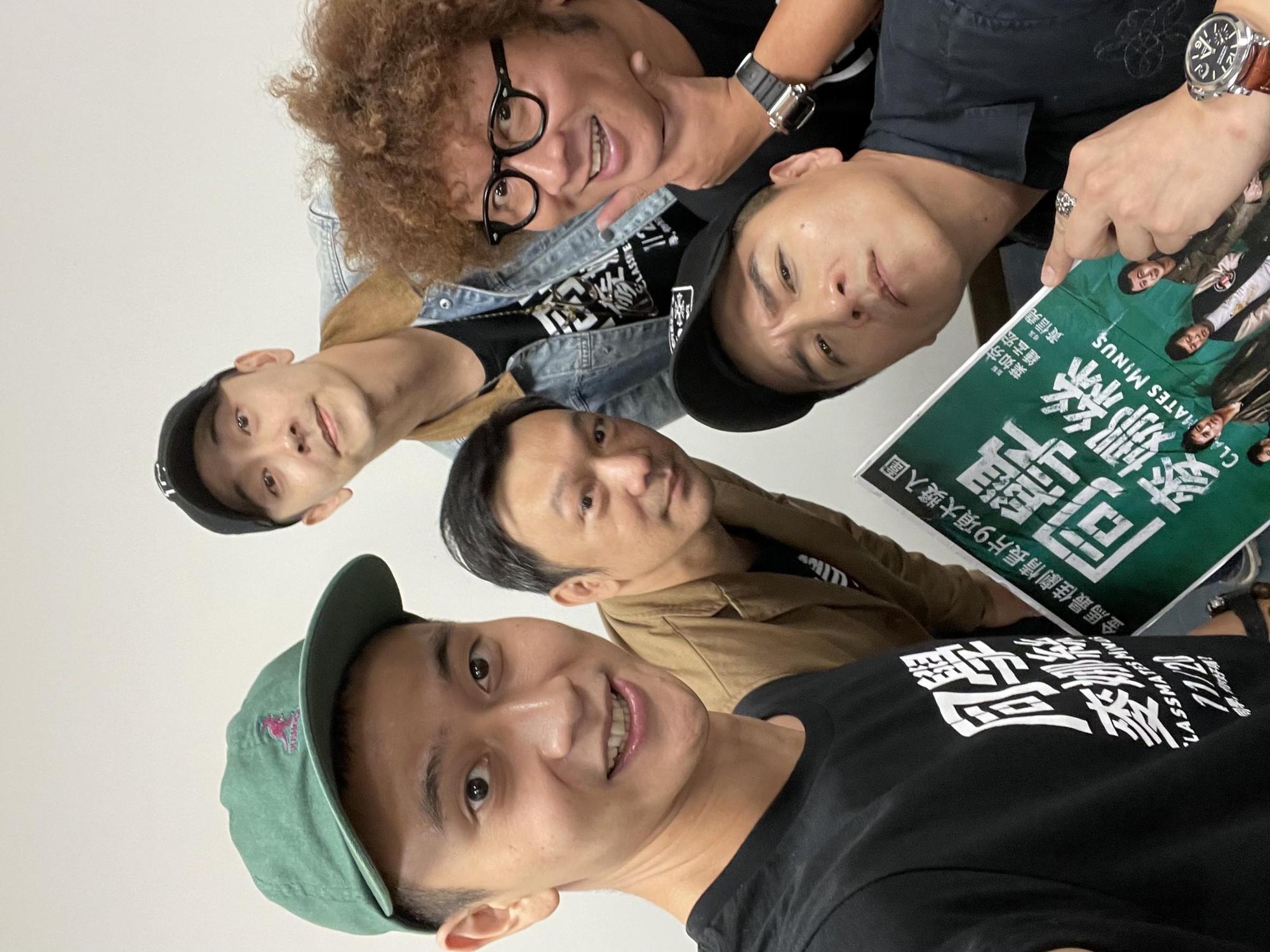 劇中4人幫加上導演一起到台南宣傳。(甲上提供)
