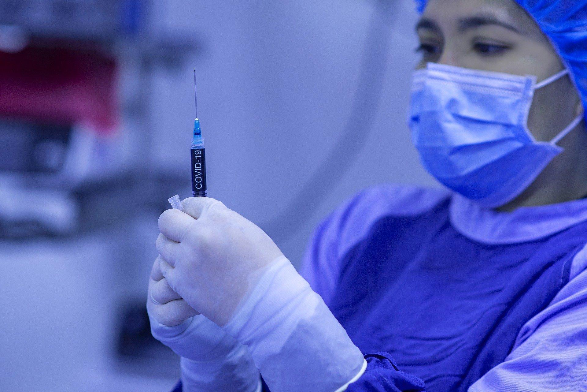 莫德納生物技術公司宣布抗新冠病毒疫苗有效率為94.5％，激勵美股大漲。（示意圖，pixabay）