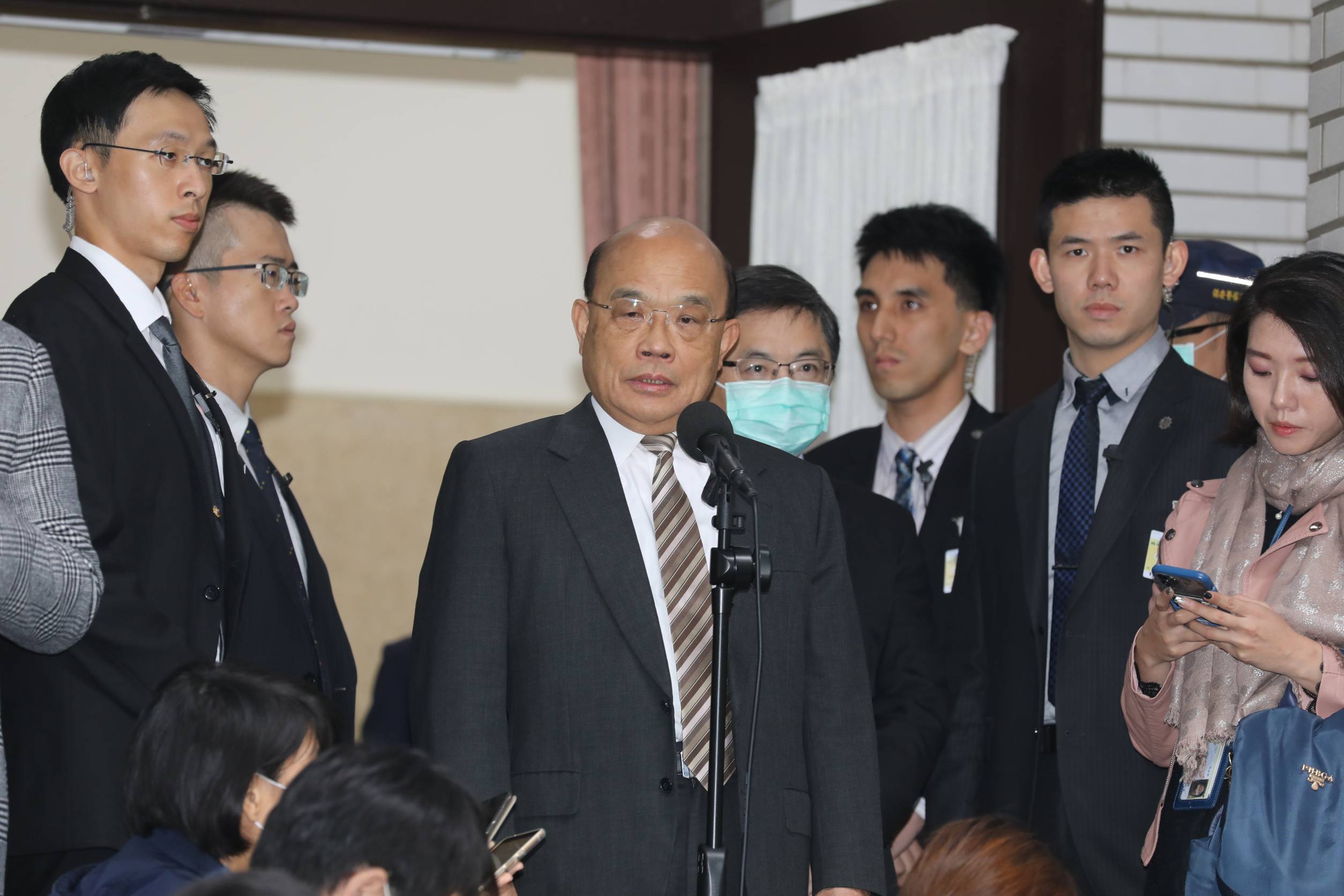 蘇貞昌赴立院施政報告連續9度遭到國民黨杯葛，他今日拜託藍委停止杯葛，希望讓立法院別再空轉。（本刊資料照）