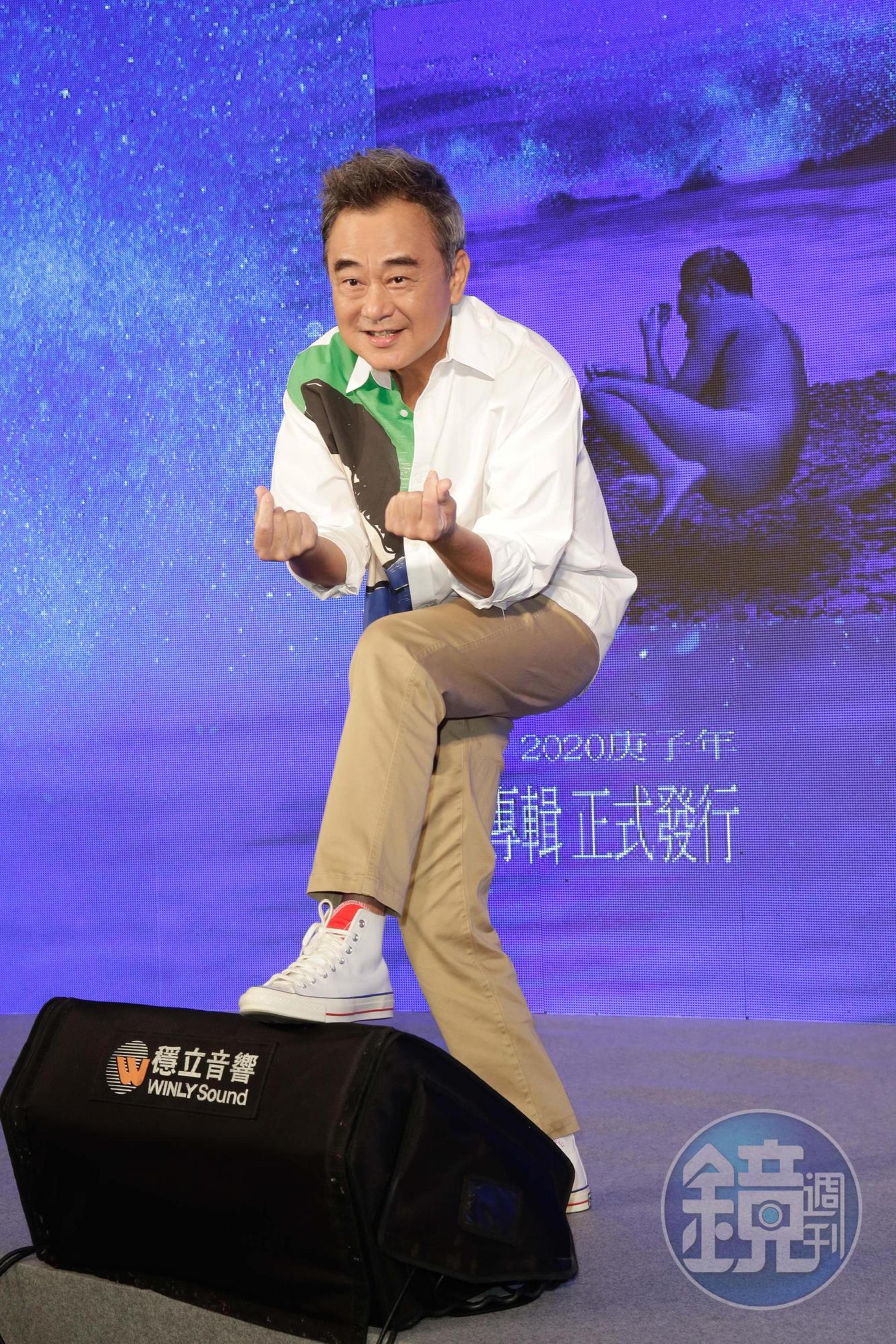 陳昇因口腔不適,住院檢查後,發現長了一顆腫瘤,幸虧發現得早,以手術切除。