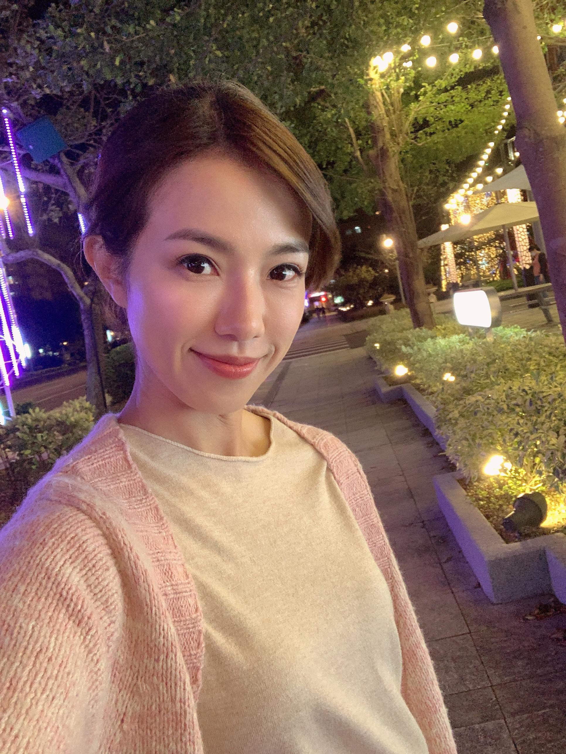 黃瑄戲服很寬鬆，所以可以不忌口一直吃。（民視提供）