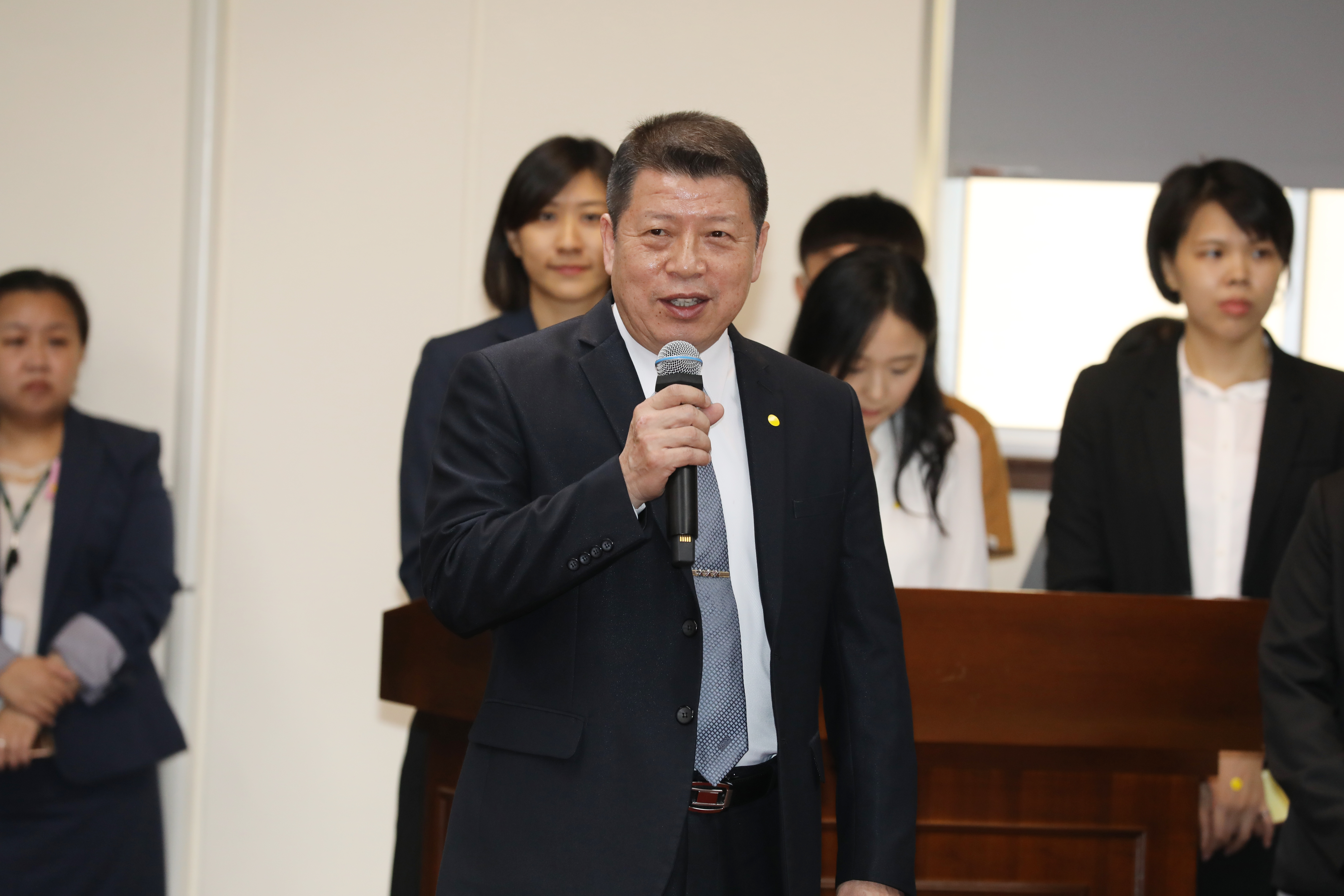 有退役飛官認為事故原因不能排除是共機擾台增負荷，國防部副部長張哲平否認此說法。（本刊資料照）