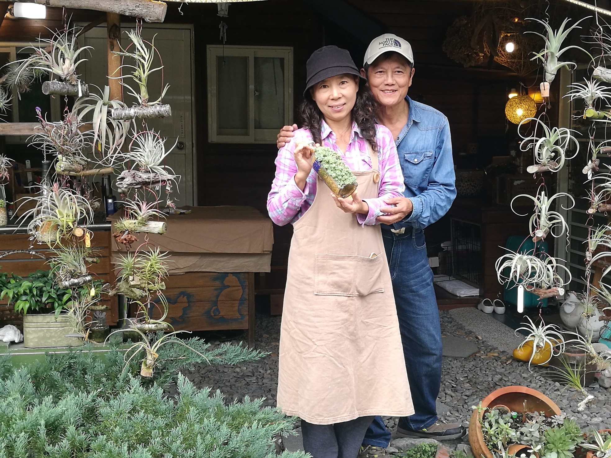 「木渠多肉樂活農場」是女主人黃麗華與先生，花了10年多打造的多肉花園。