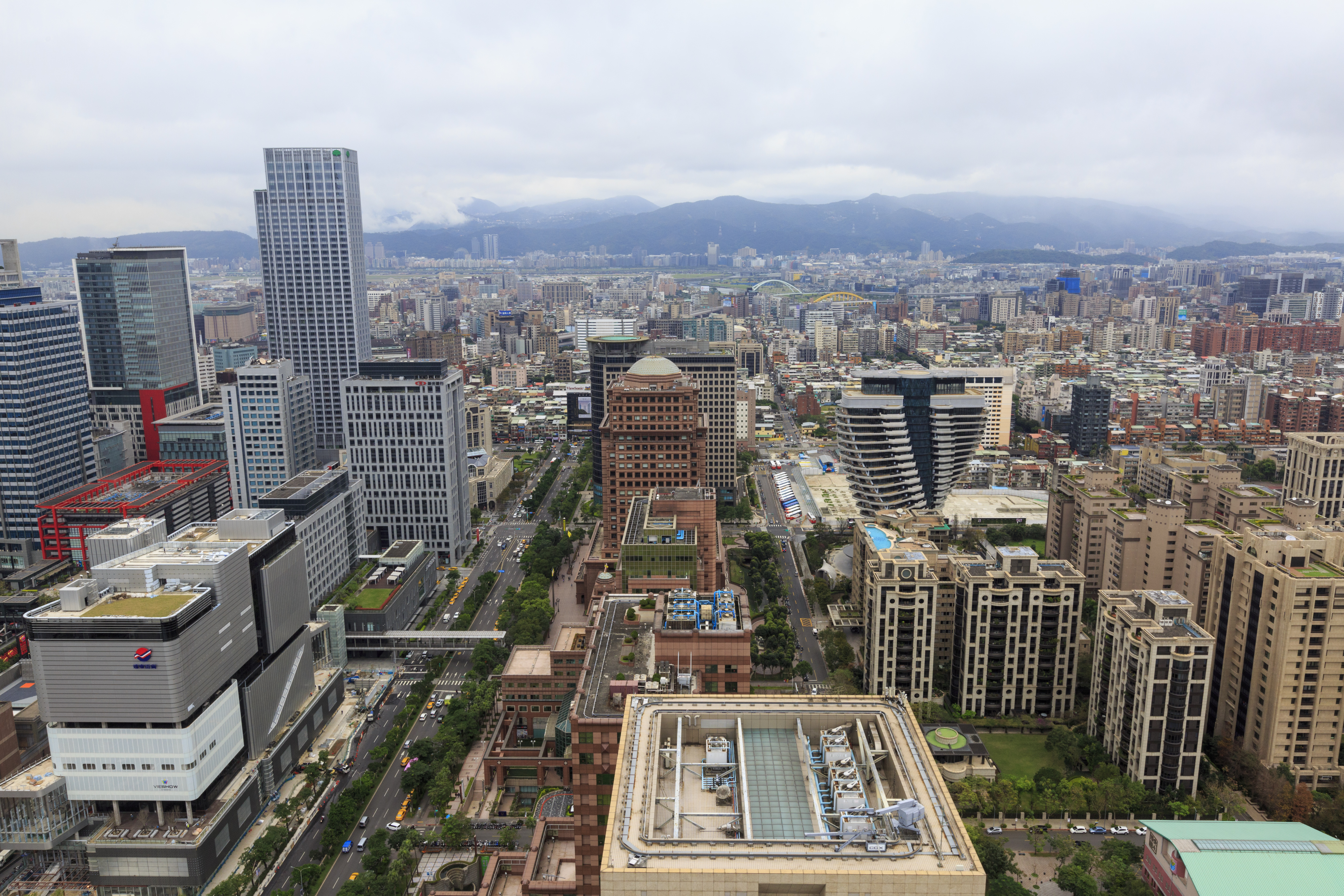 郭書瑤入行工作7年，努力存錢買下台北信義區千萬元小套房。（本刊資料照）