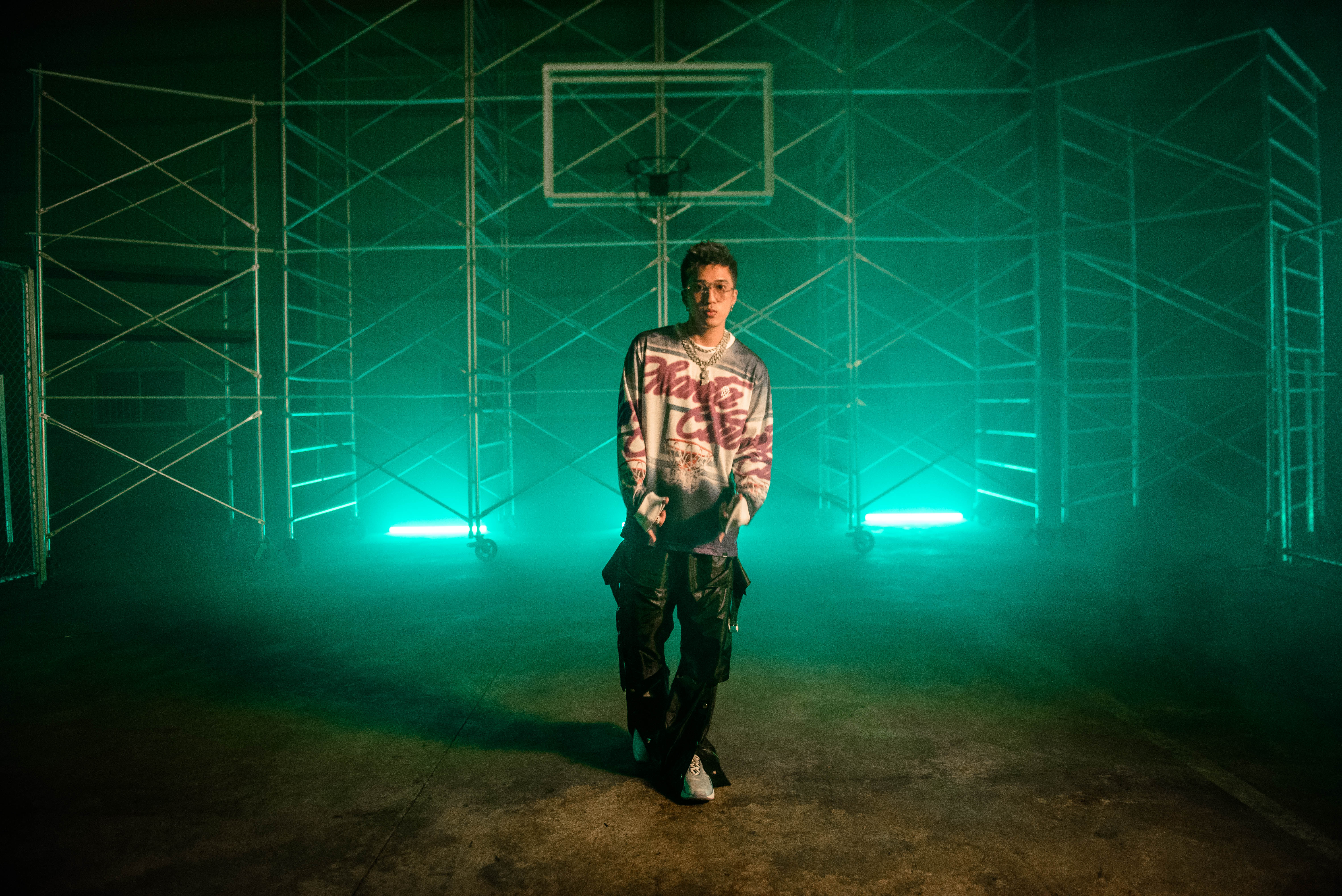 婁峻碩接下籃球手遊《極限街籃》代言，更為廣告創作新歌〈SHOW ME SOME〉。（想不到音樂工作室提供）