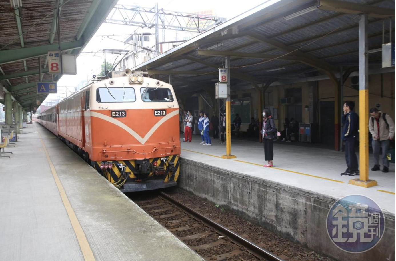 民眾向台鐵喊話，比照高鐵增設「自由席車廂」。（示意照，本刊資料照）