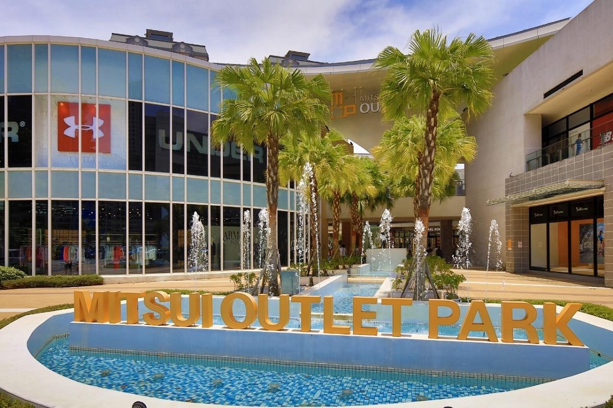 林口三井Outlet有商場、影城、餐館，滿足假日休閒生活所需。