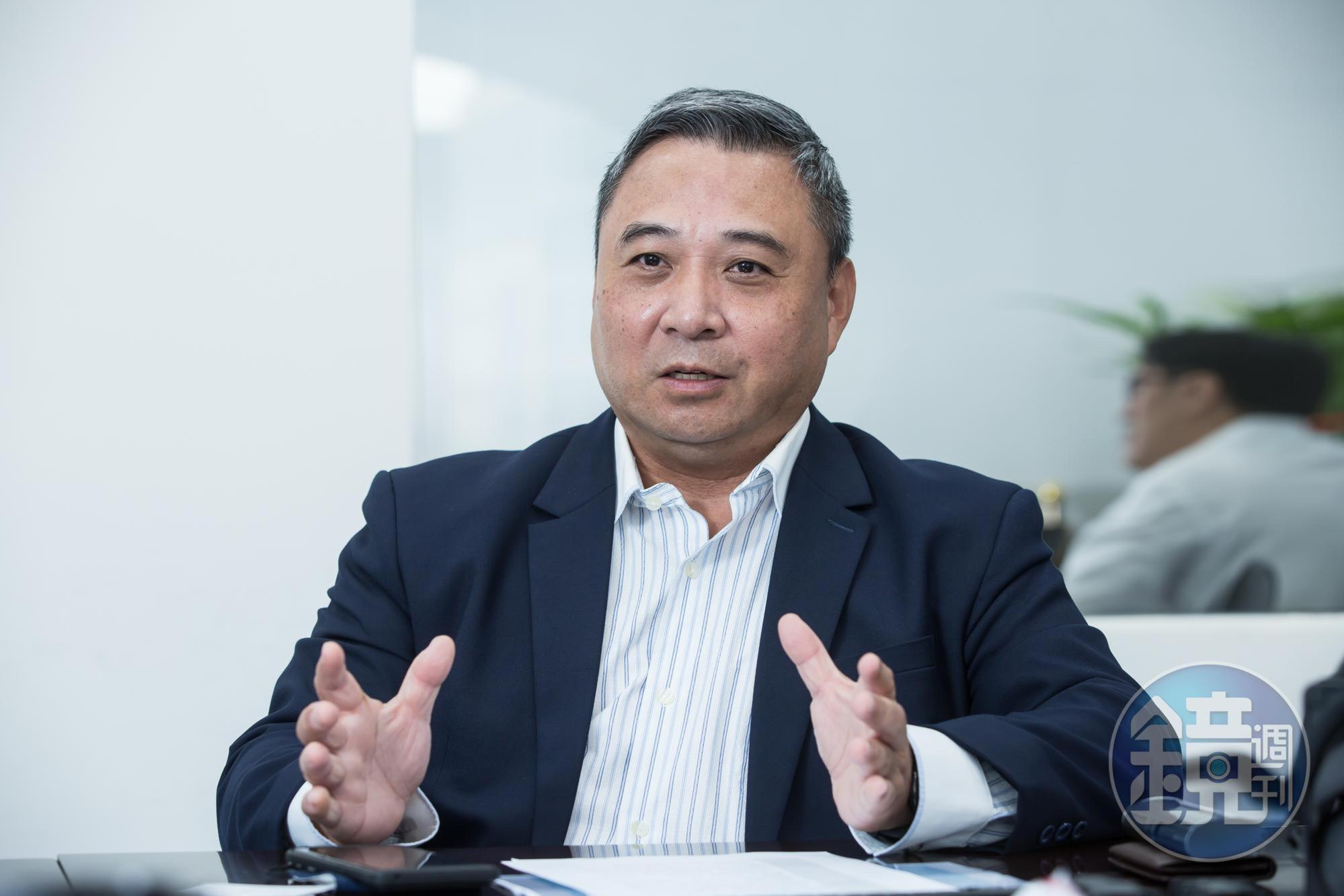 李坤蒼著重發展風扇馬達驅動控制IC,讓陞達在伺服器領域市占率拚到亞洲之冠。