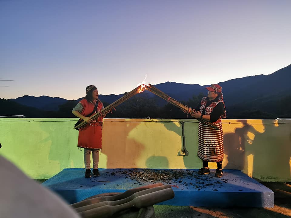 新竹縣五峰鄉將於明日迎來2年一次的賽夏族矮靈祭，連續3天在五峰鄉矮靈祭場舉行。（翻攝自新竹縣五峰鄉賽夏族矮人祭場文物館臉書）