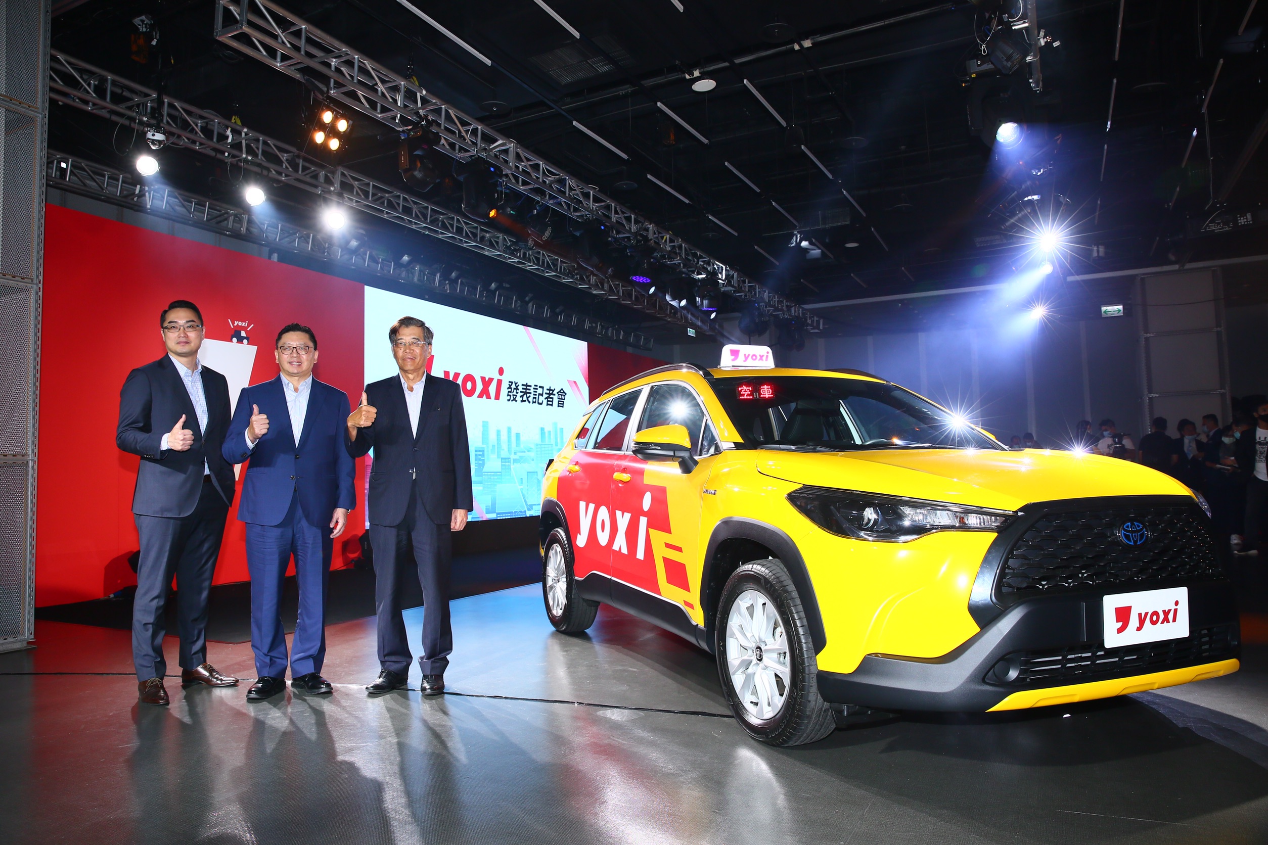 目前yoxi已有超過700位小黃司機加入車隊。