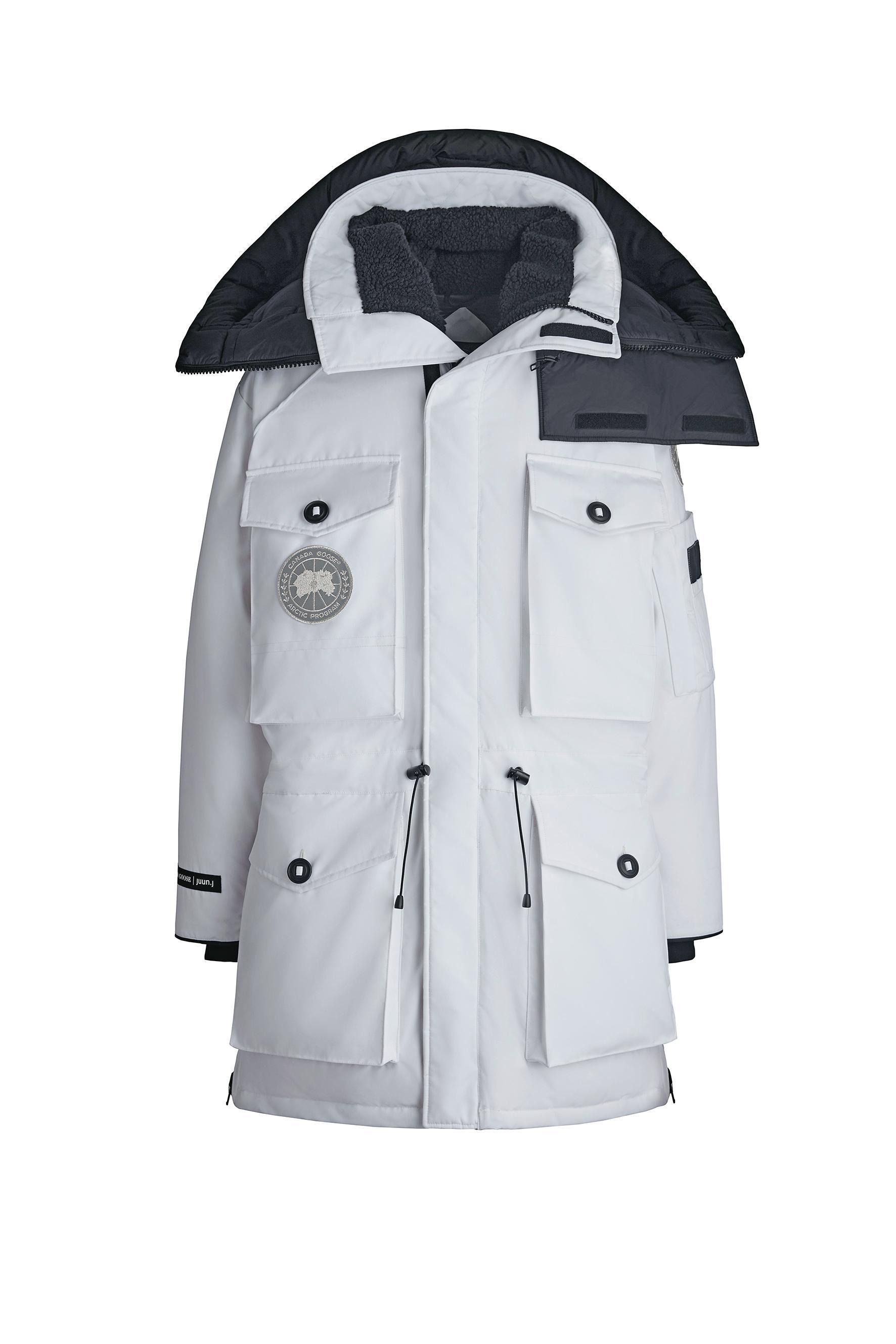 白色Canada Goose X Juun.J Expedition派克大衣NT$60,100。（Canada Goose提供）
