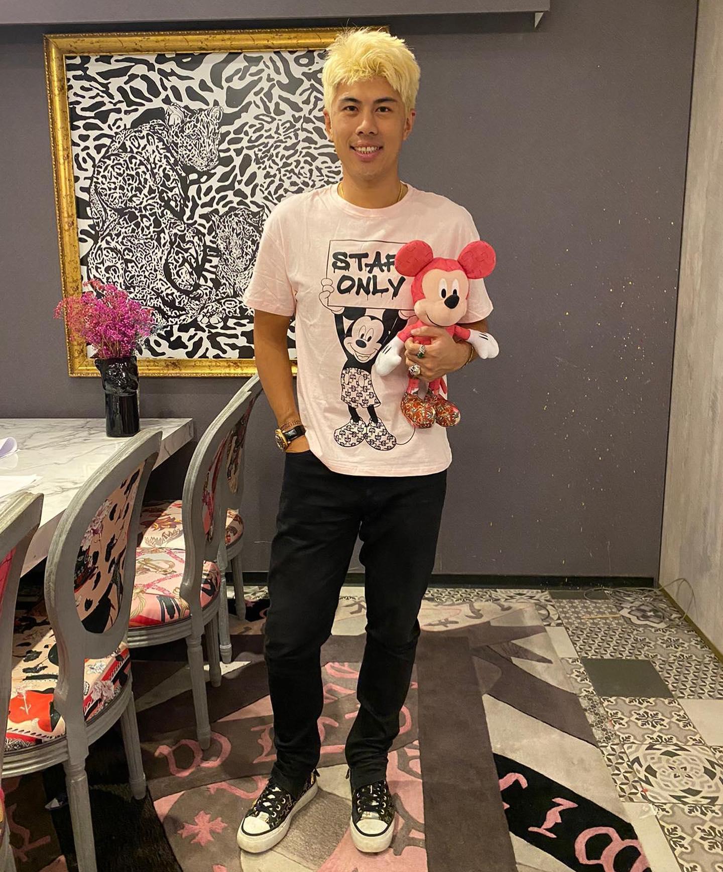 Daniel Wong 7年前創立同名品牌，秋冬系列與迪士尼聯名合作，米奇成為時尚設計的主角。（翻攝自Daniel Wong臉書）