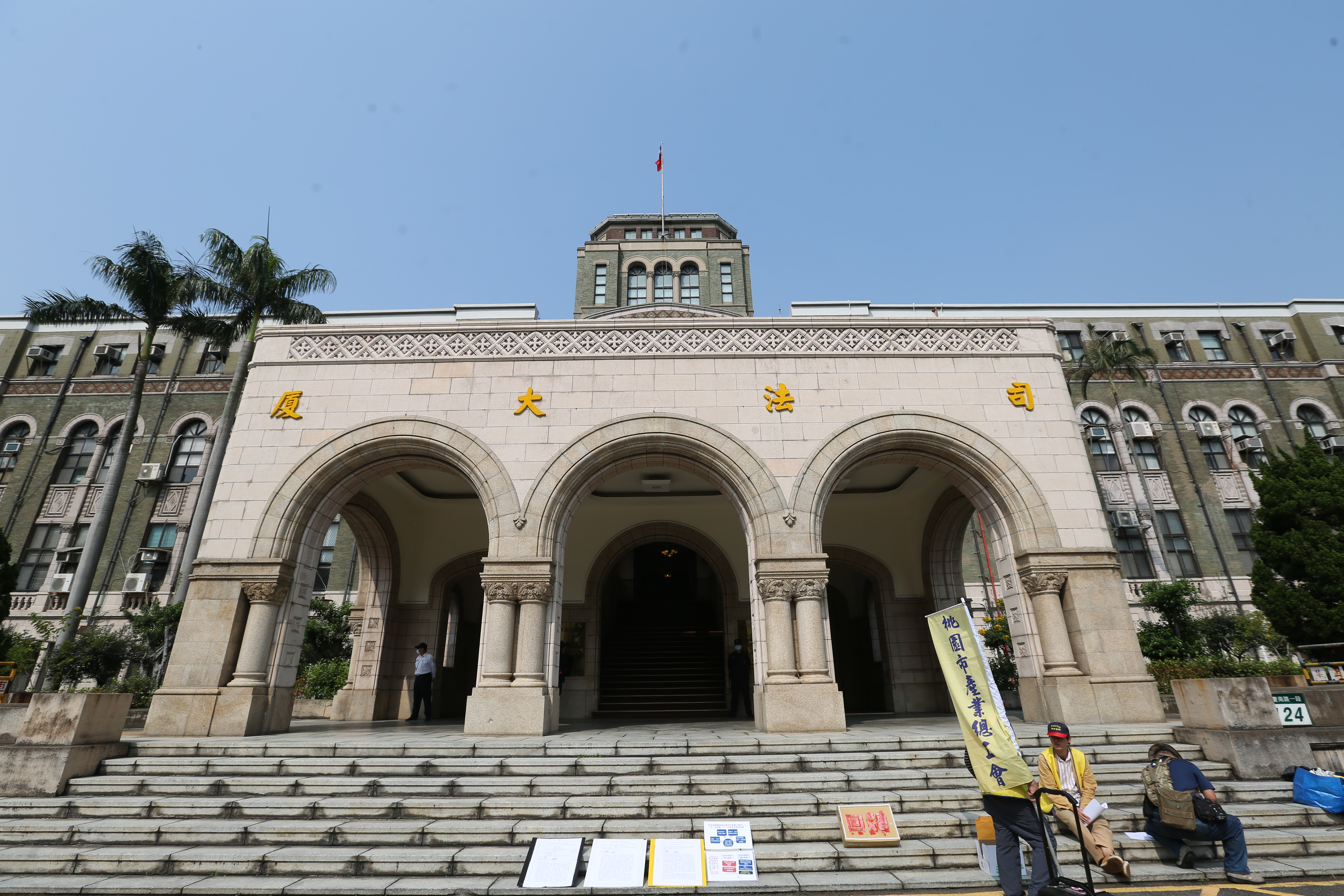 新北市警局4名警員製作假資料賺取專案嘉獎績效，懲戒法院判4人各降一至二級不等懲戒處分。（資料照）