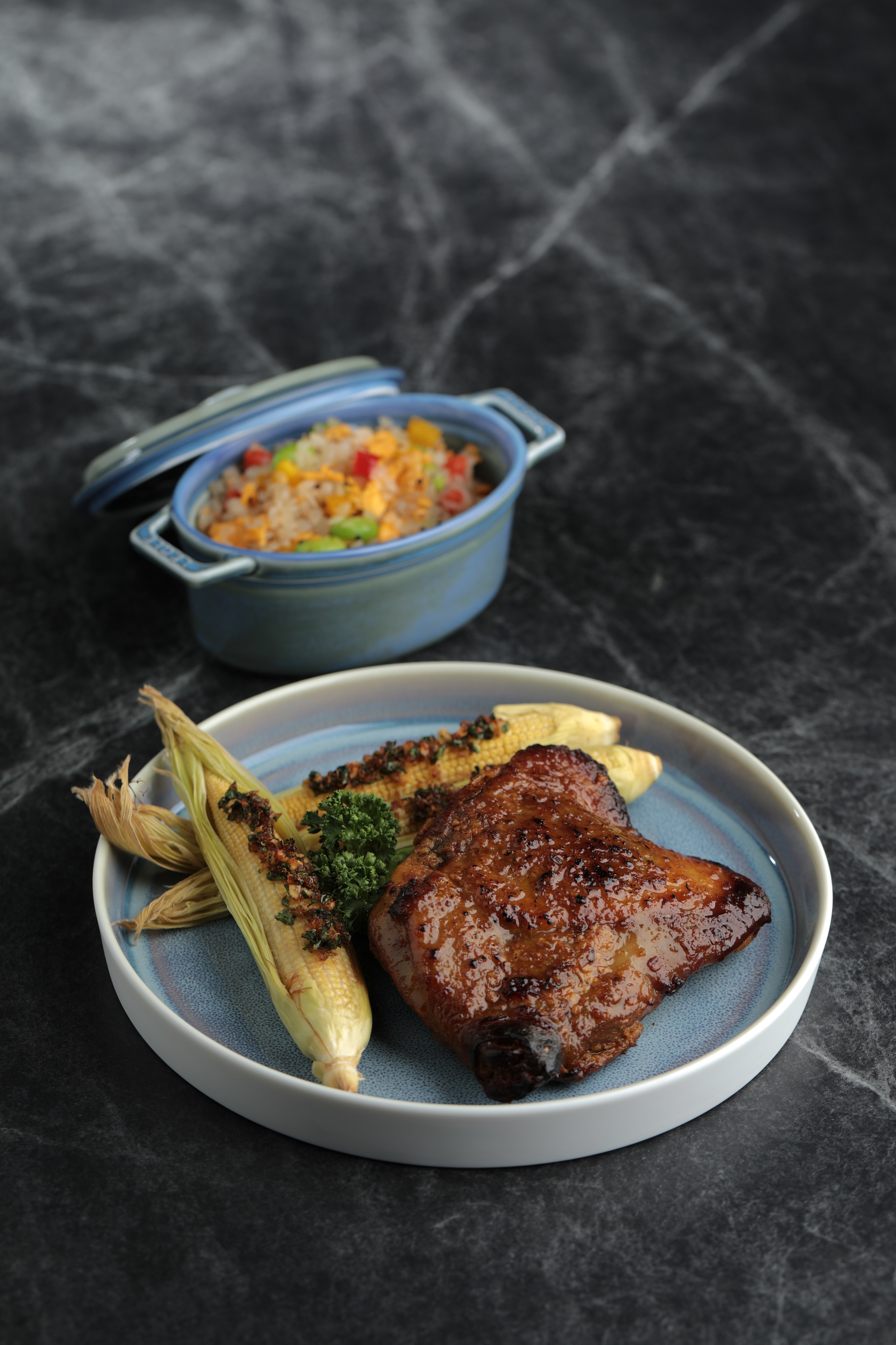 「地中海香料烤雞腿」看似家常，多層次香料卻賦予濃厚的異國風情。（320元／包）（GREEN & SAFE提供）