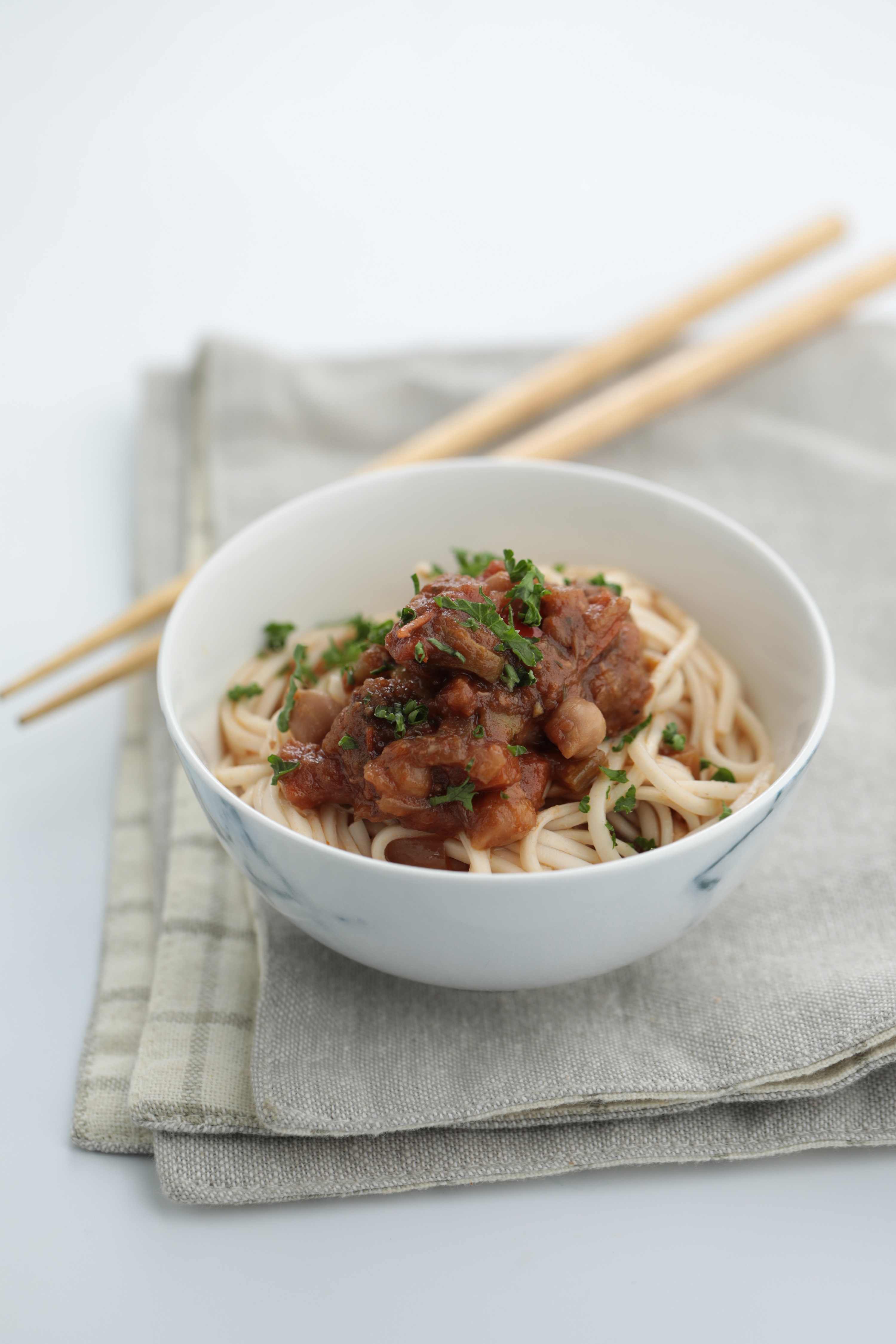 「印度香料蔬菜醬」雖是蔬菜底，卻有豆泥和起司，濃滑飽滿。（135元／包）（GREEN & SAFE提供）