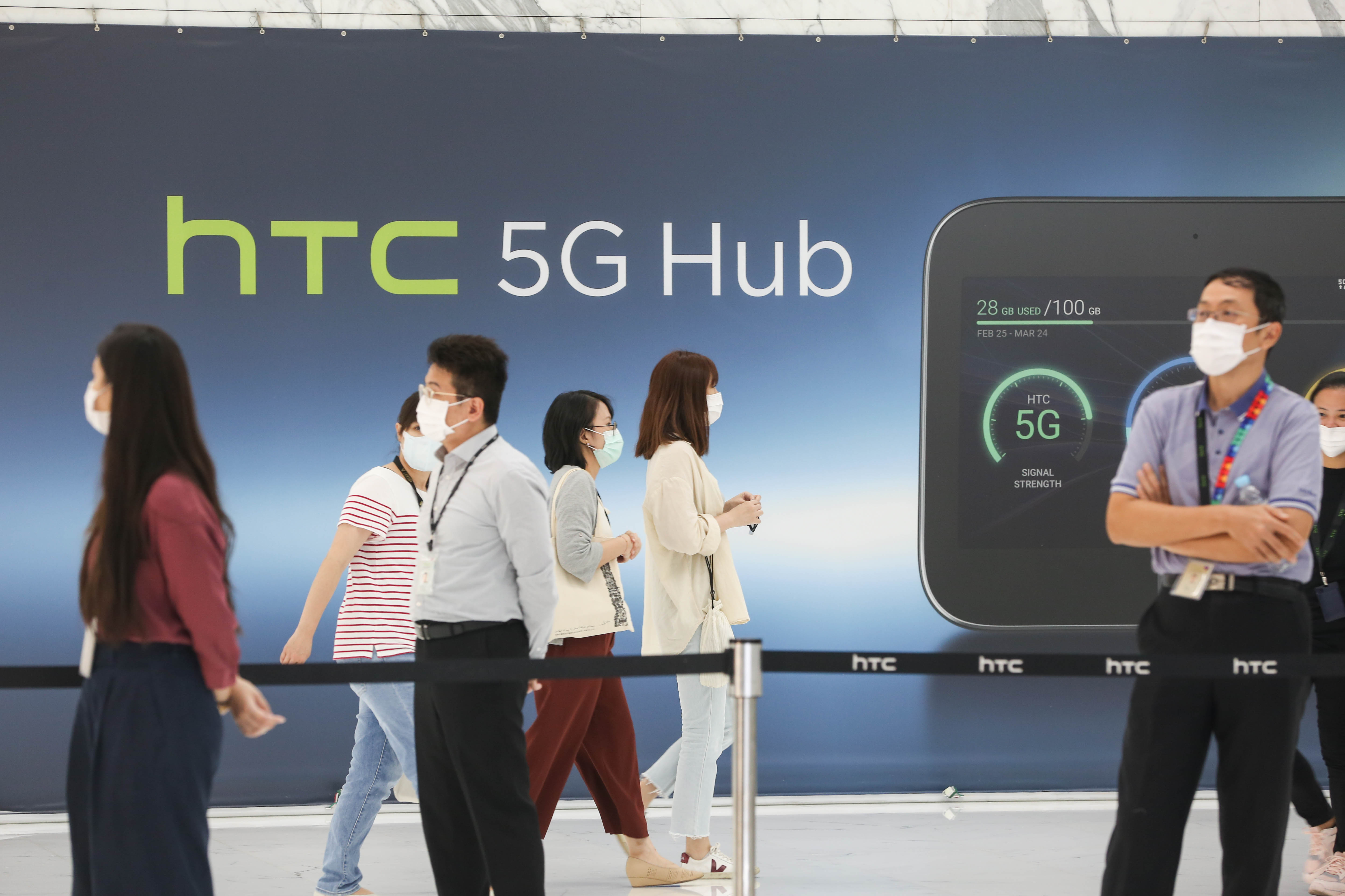 一名網友分享自2016年3月起就月買3張宏達電股票，因為爸爸堅信宏達電股價一定能漲回500。非當事人，示意圖。（本刊資料照）