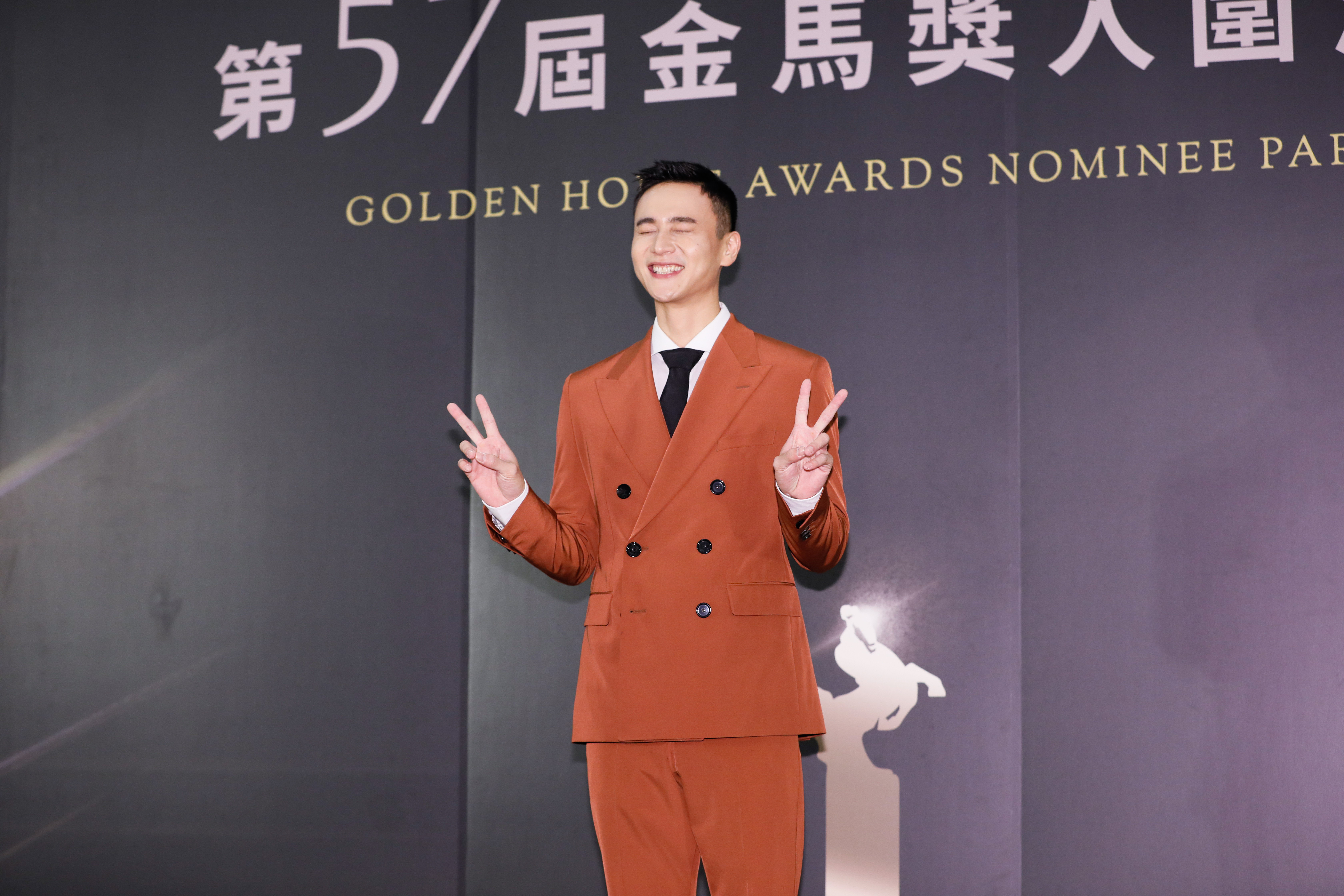 今年有許多作品的劉冠廷，以《消失的情人節》入圍男主角，拍照表情很可愛。