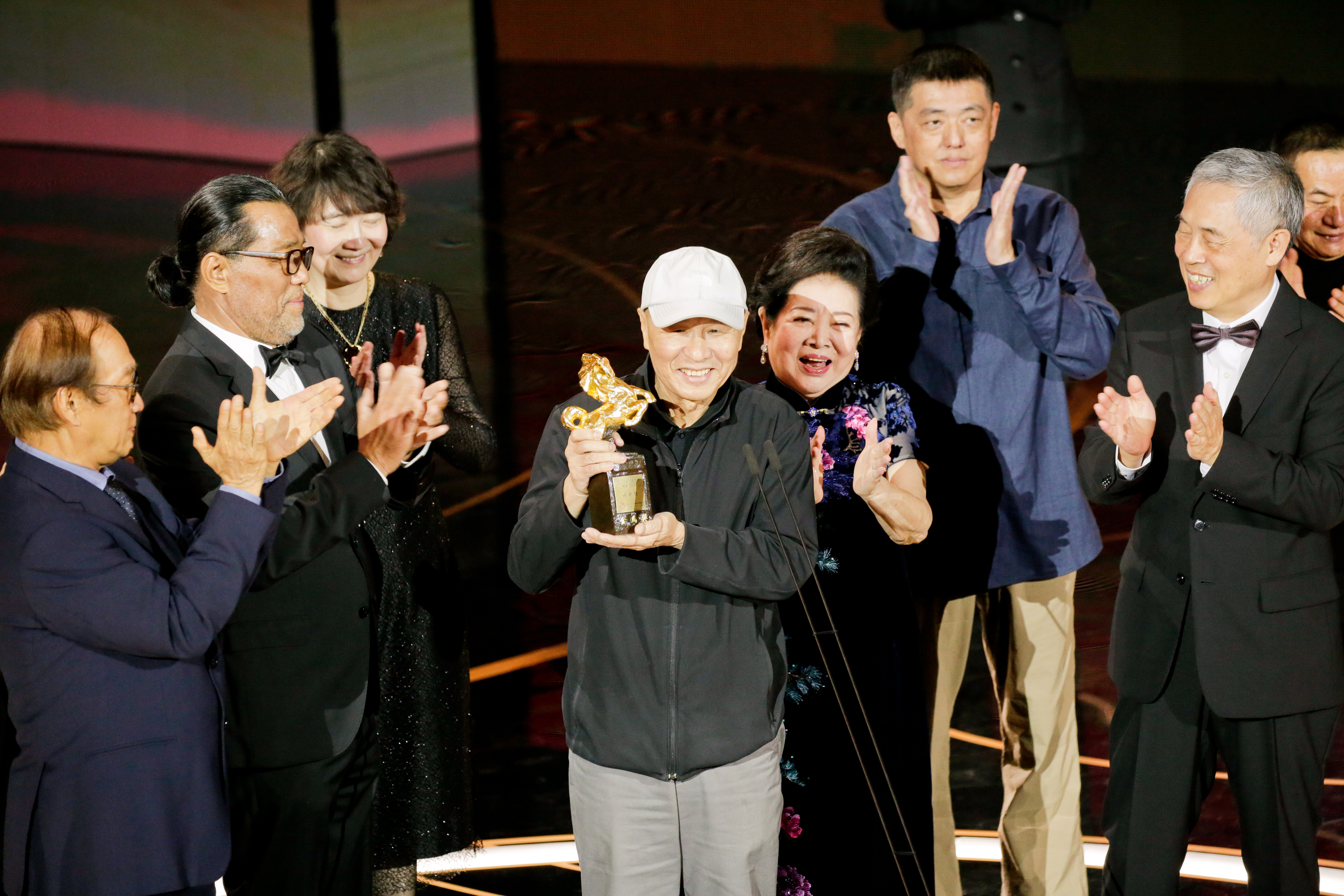 終身成就獎得獎人侯孝賢。