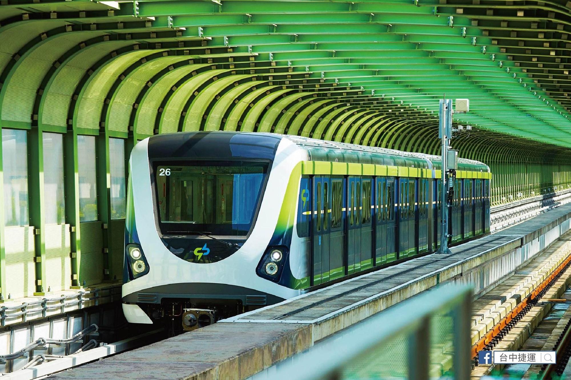 台中捷運21日中午傳出車廂異常事件,檢查過後確認為「電聯車車廂間半永久連接器牽引裝置軸心」斷裂,日廠表示將全面檢查。(翻攝自台中捷運粉絲專頁)