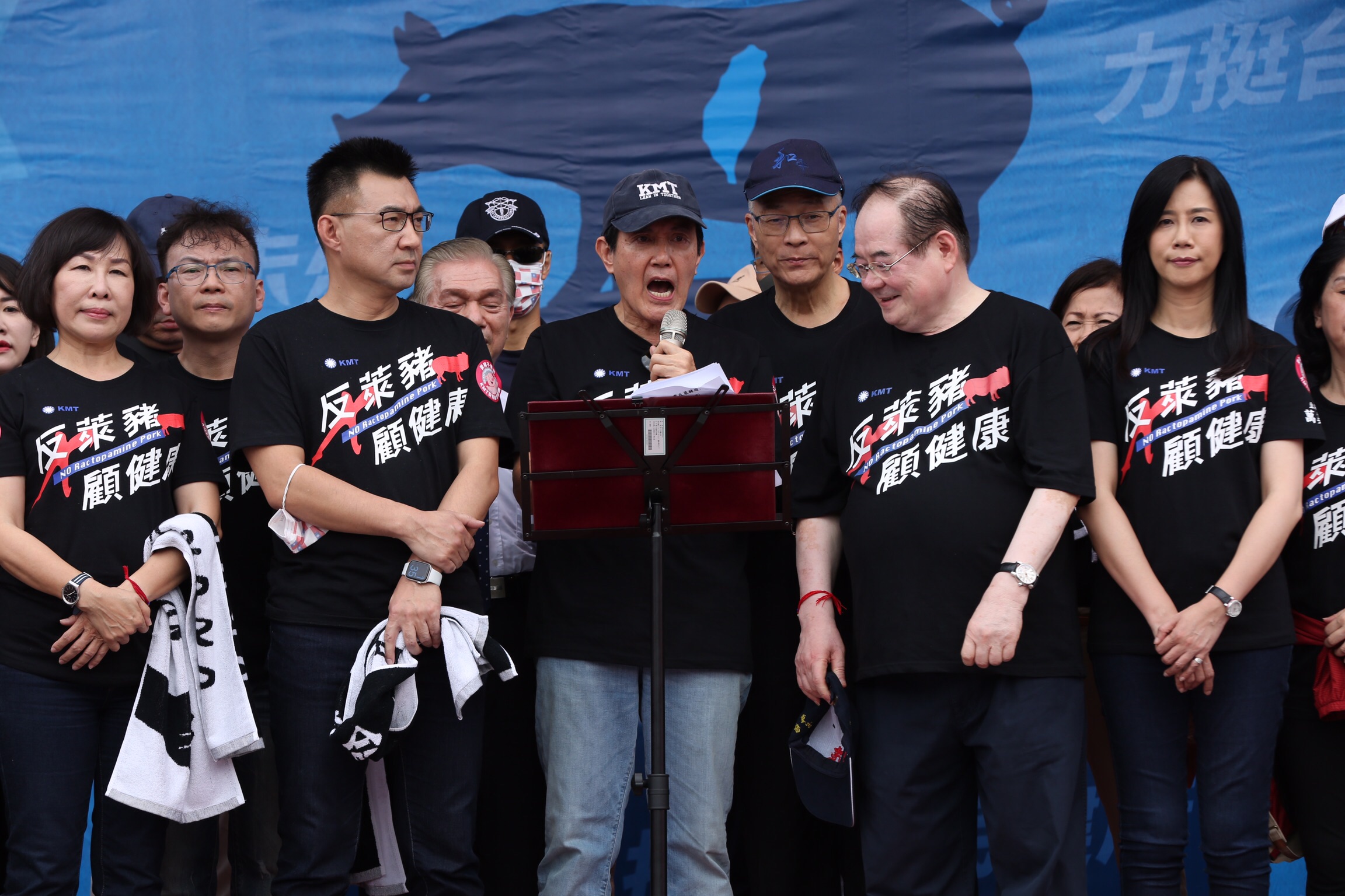 馬英九隔空向蔡英文喊話：「我們歡迎美豬，但反對萊豬」，希望跟美國重啟談判。