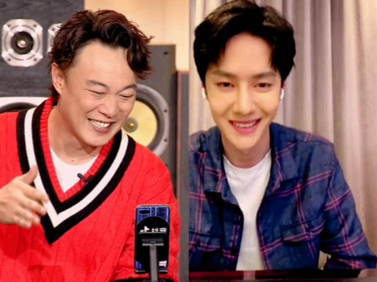 陳奕迅與大陸男星王一博隔空連線直播。（翻攝自陳奕迅抖音）