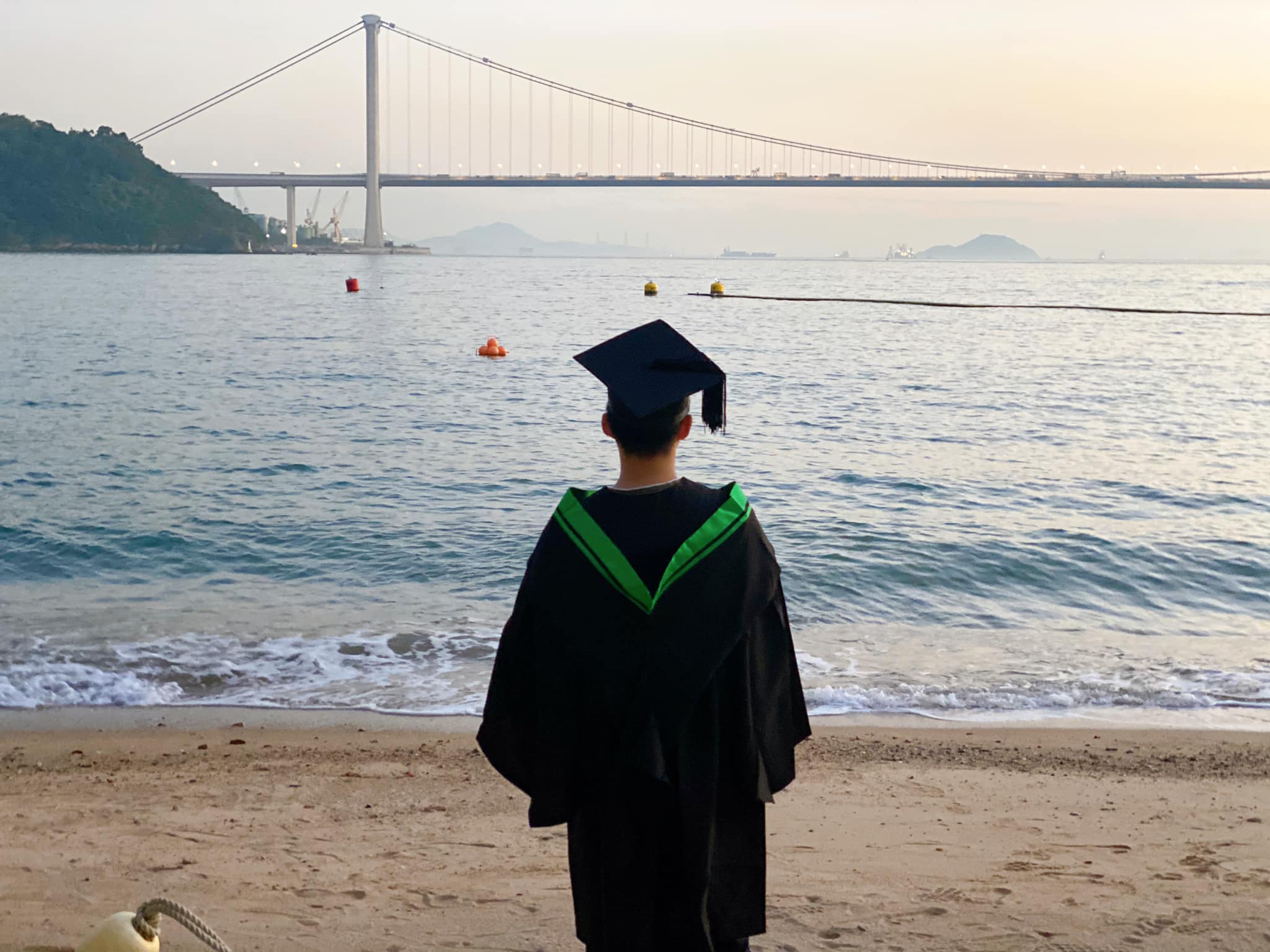 黃之鋒今日將在香港出庭受審,透露自己曾擔心能否參加畢業典禮。(翻攝自黃之鋒臉書)