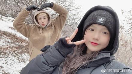 鍾麗緹的二女兒Jaden長大後變成韓系美少女，網友讚她是「整容式長大」。（翻攝自鍾麗緹微博）