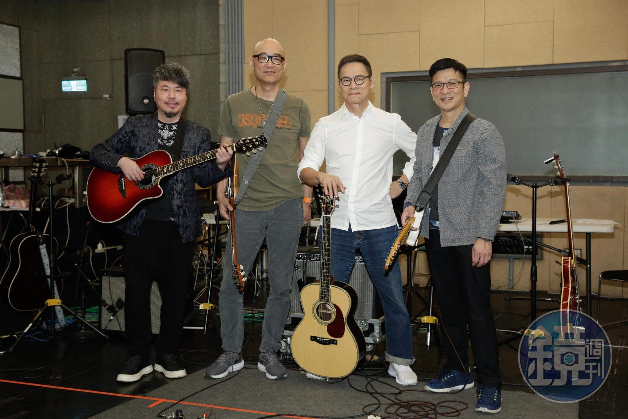 黃國倫、王治平、羅大佑及陳子鴻合體為《因為愛琴》演唱會彩排。