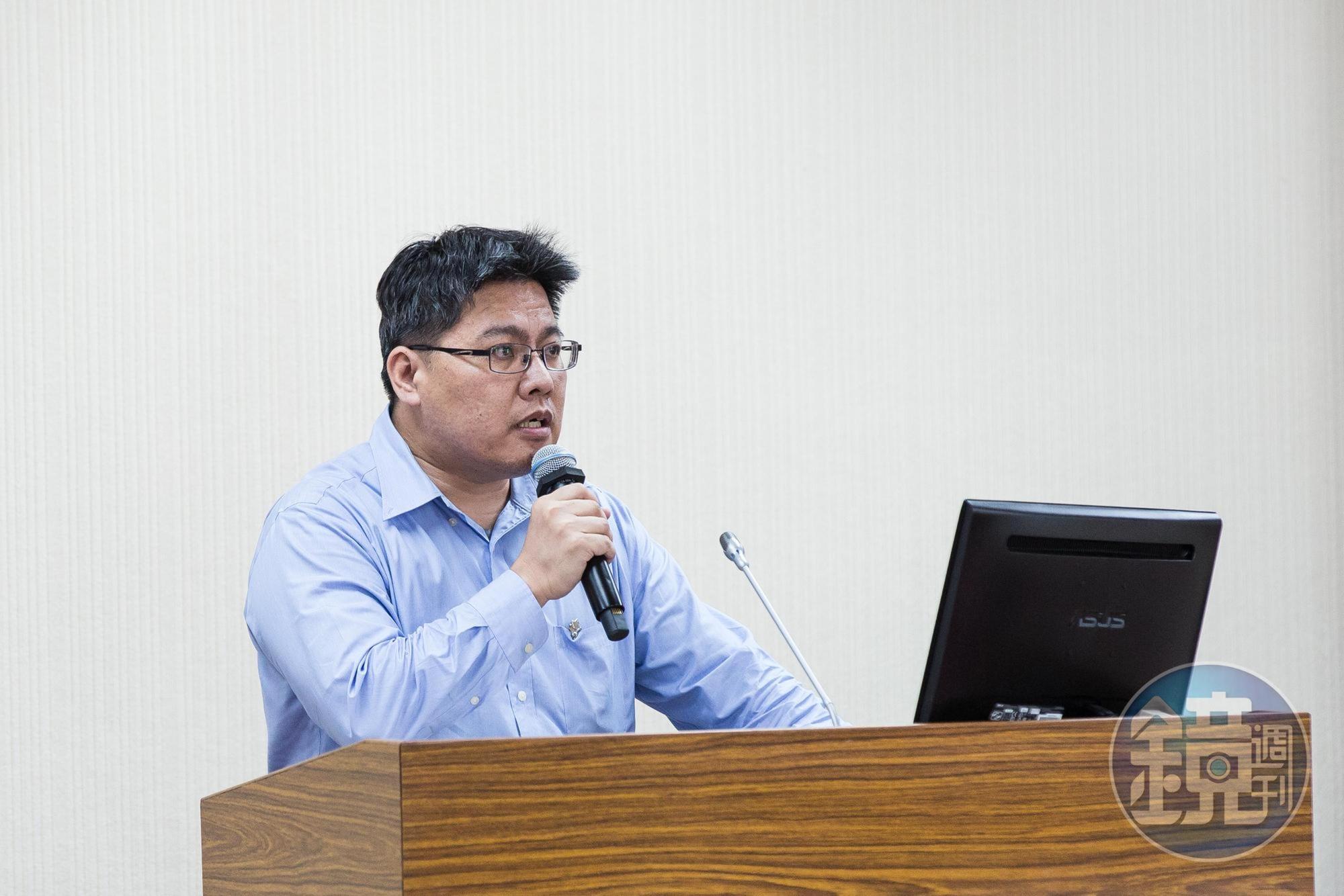 過去擔任時代力量黨主席時邱顯智曾自嘲，自己可能是現在台灣唯一一位還在租房子的黨主席了。（本刊資料照）