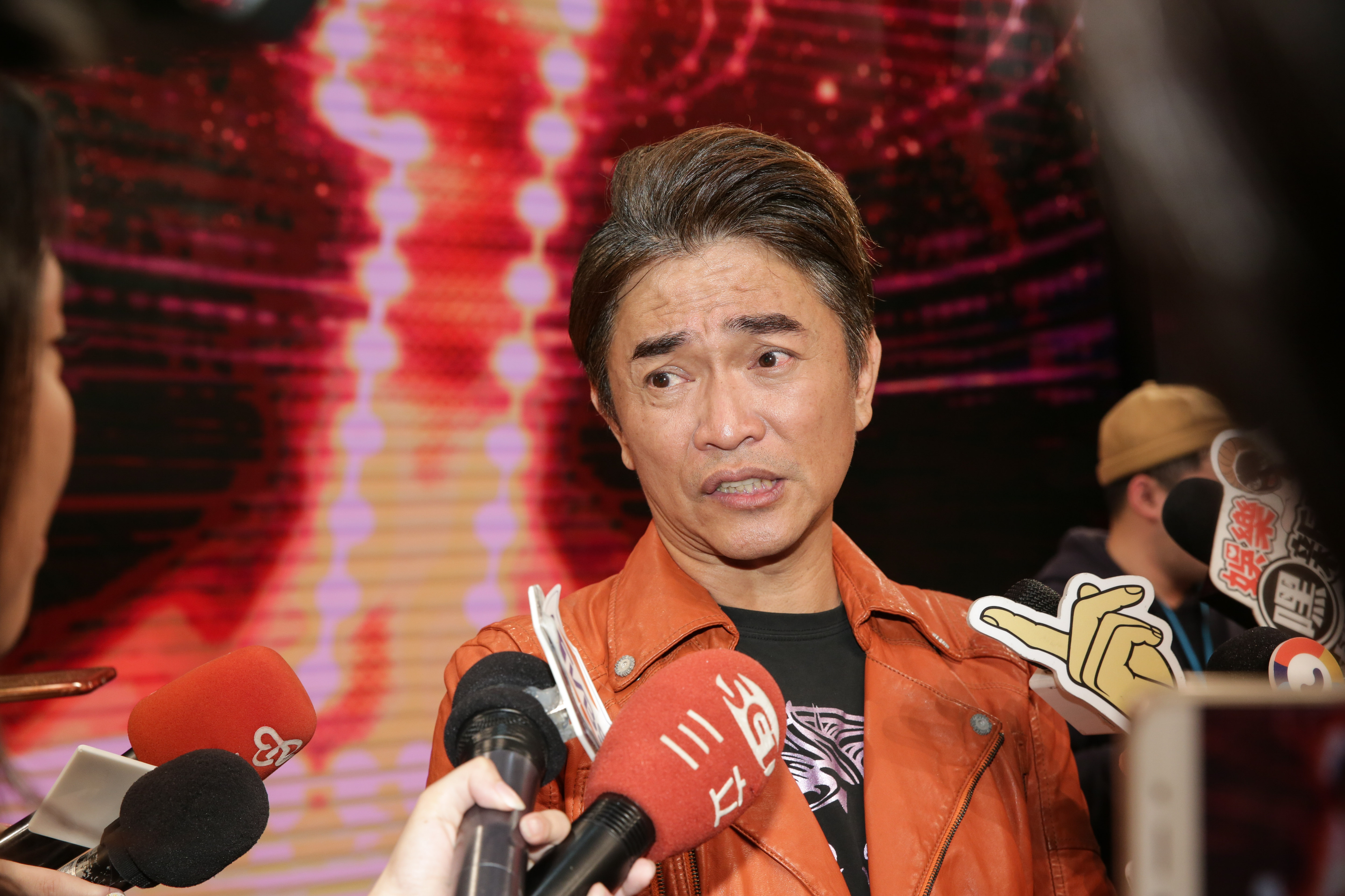 吳宗憲聽聞陳沂對他摔車受傷後，還沾沾自喜地落井下石，語氣中多有無奈。