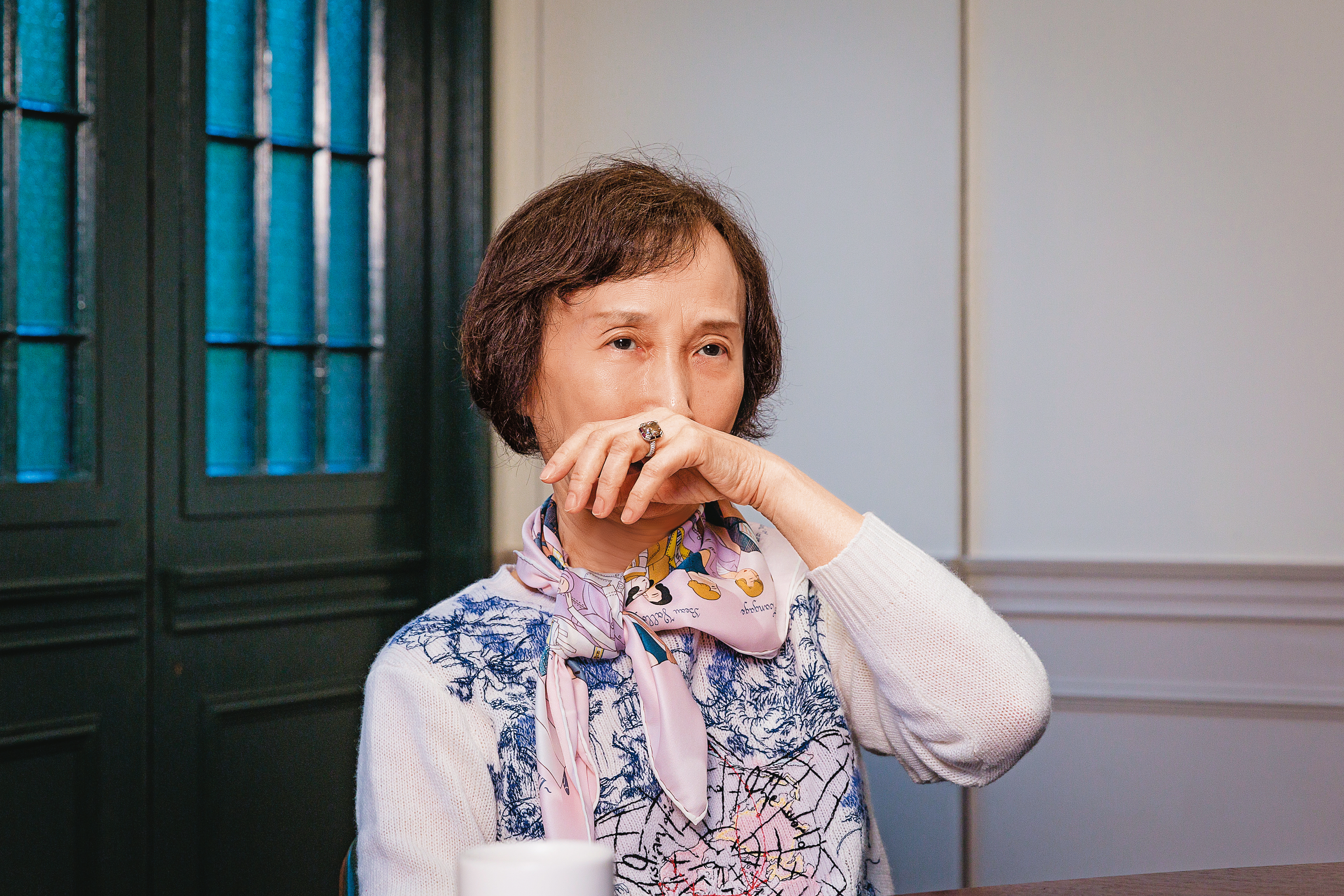 張杏如陪何壽川受訪，談到何壽川入獄時艱難歷程也難掩情緒。